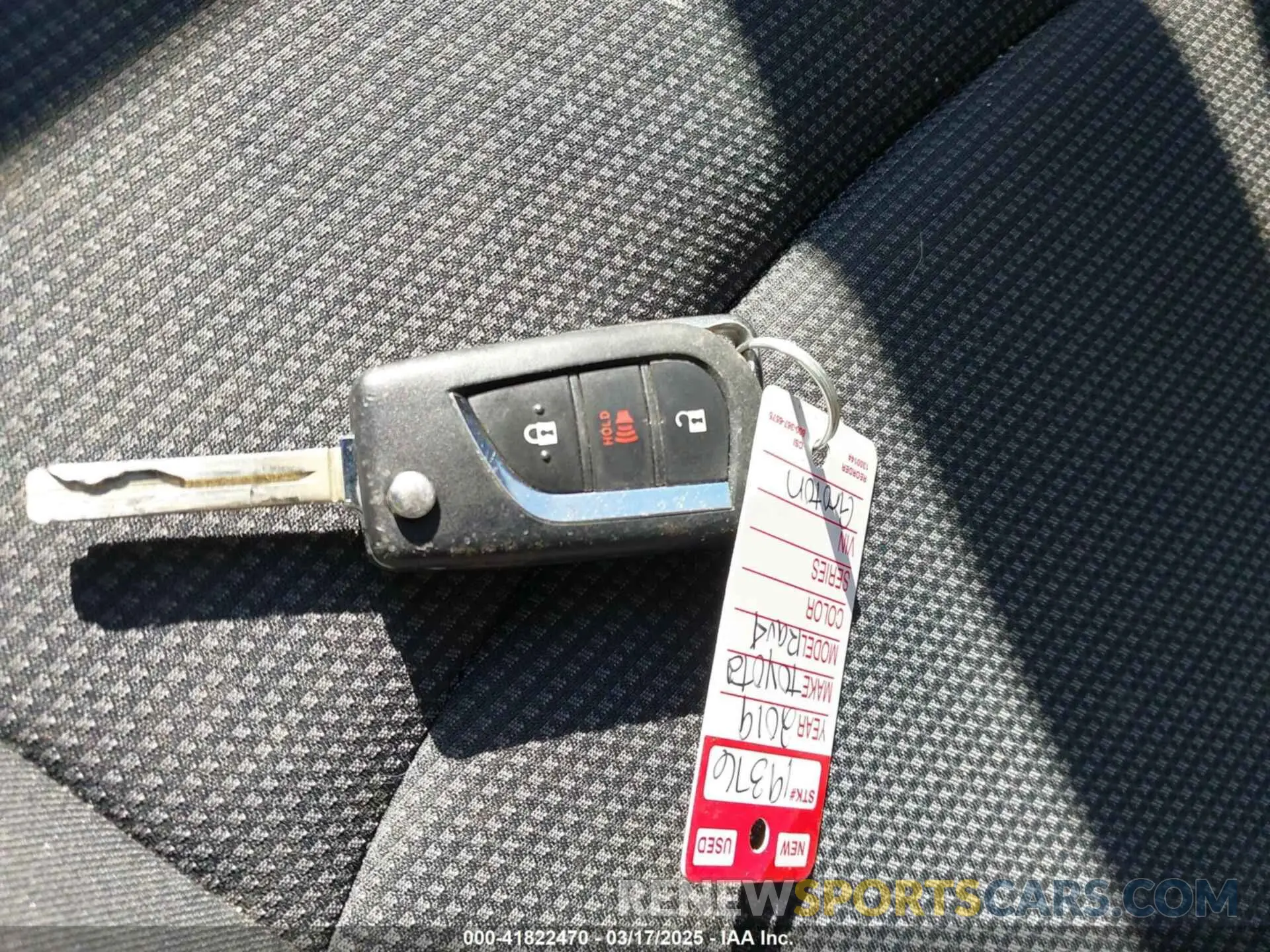 11 fotografías del automóvil dañado JTMLWRFV0KD027472 TOYOTA RAV4 HYBRID 2019