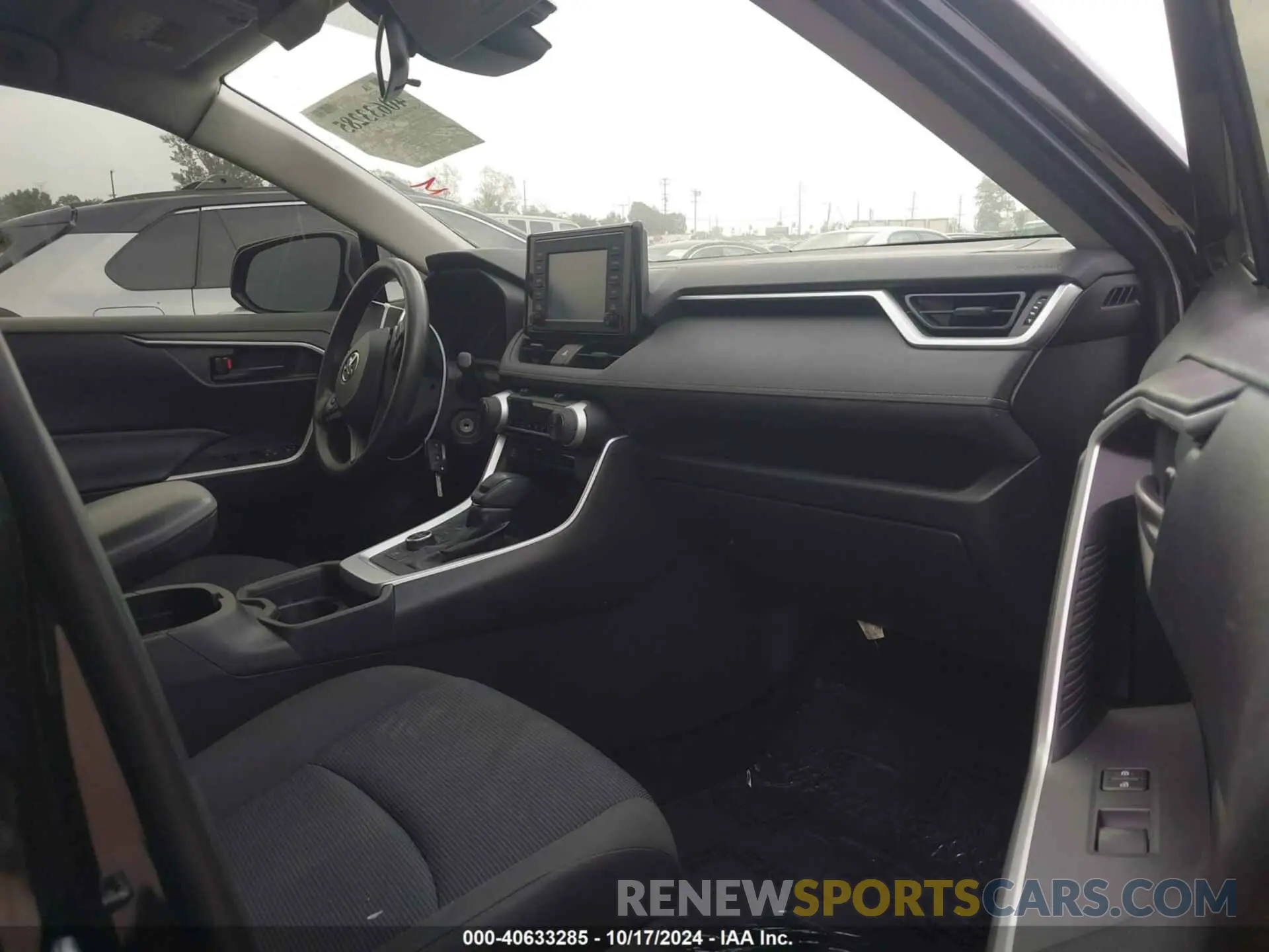5 fotografías del automóvil dañado JTMLWRFV2KD002749 TOYOTA RAV4 HYBRID 2019