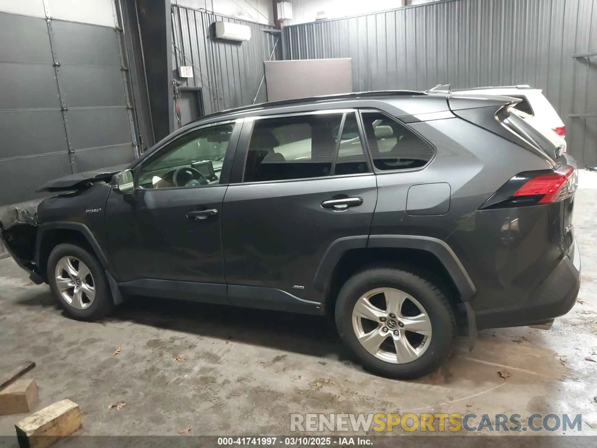 14 fotografías del automóvil dañado JTMMWRFV1KD026481 TOYOTA RAV4 HYBRID 2019