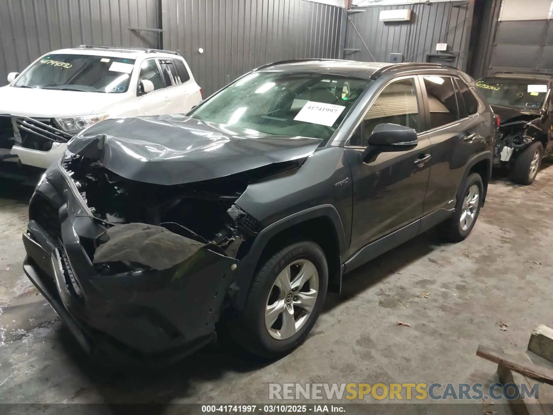 2 fotografías del automóvil dañado JTMMWRFV1KD026481 TOYOTA RAV4 HYBRID 2019