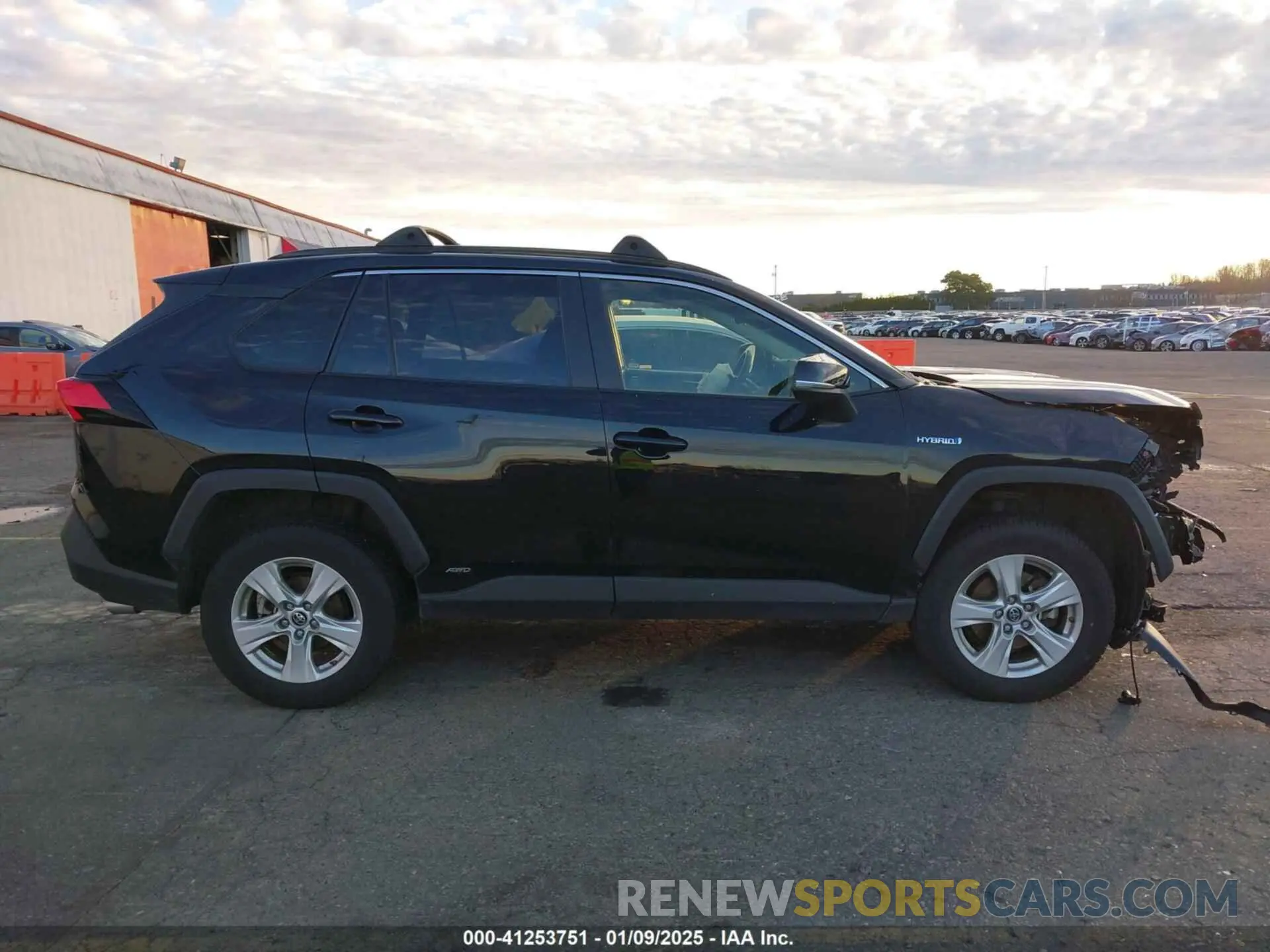 12 fotografías del automóvil dañado JTMMWRFV1KD502423 TOYOTA RAV4 HYBRID 2019