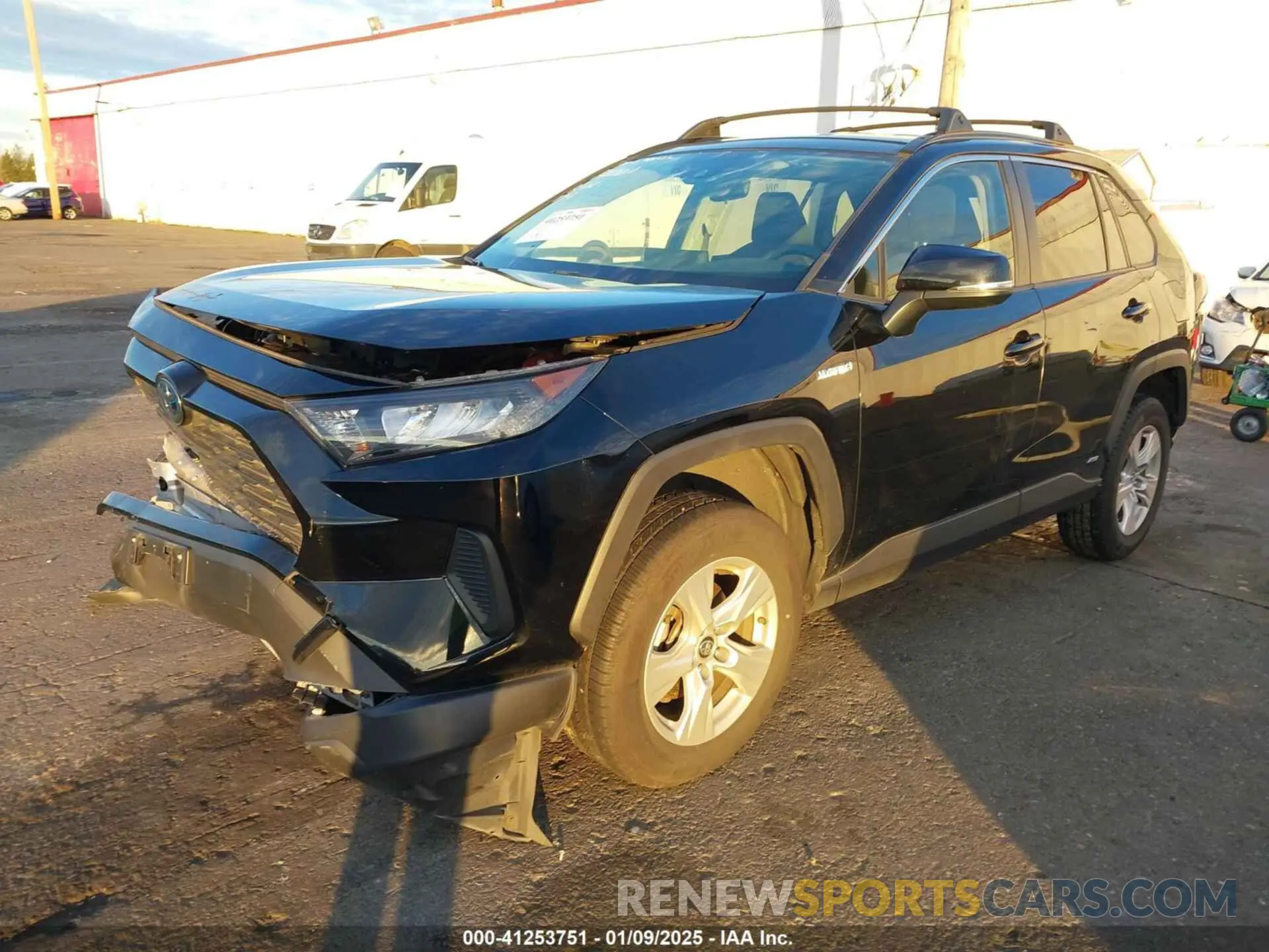 2 fotografías del automóvil dañado JTMMWRFV1KD502423 TOYOTA RAV4 HYBRID 2019