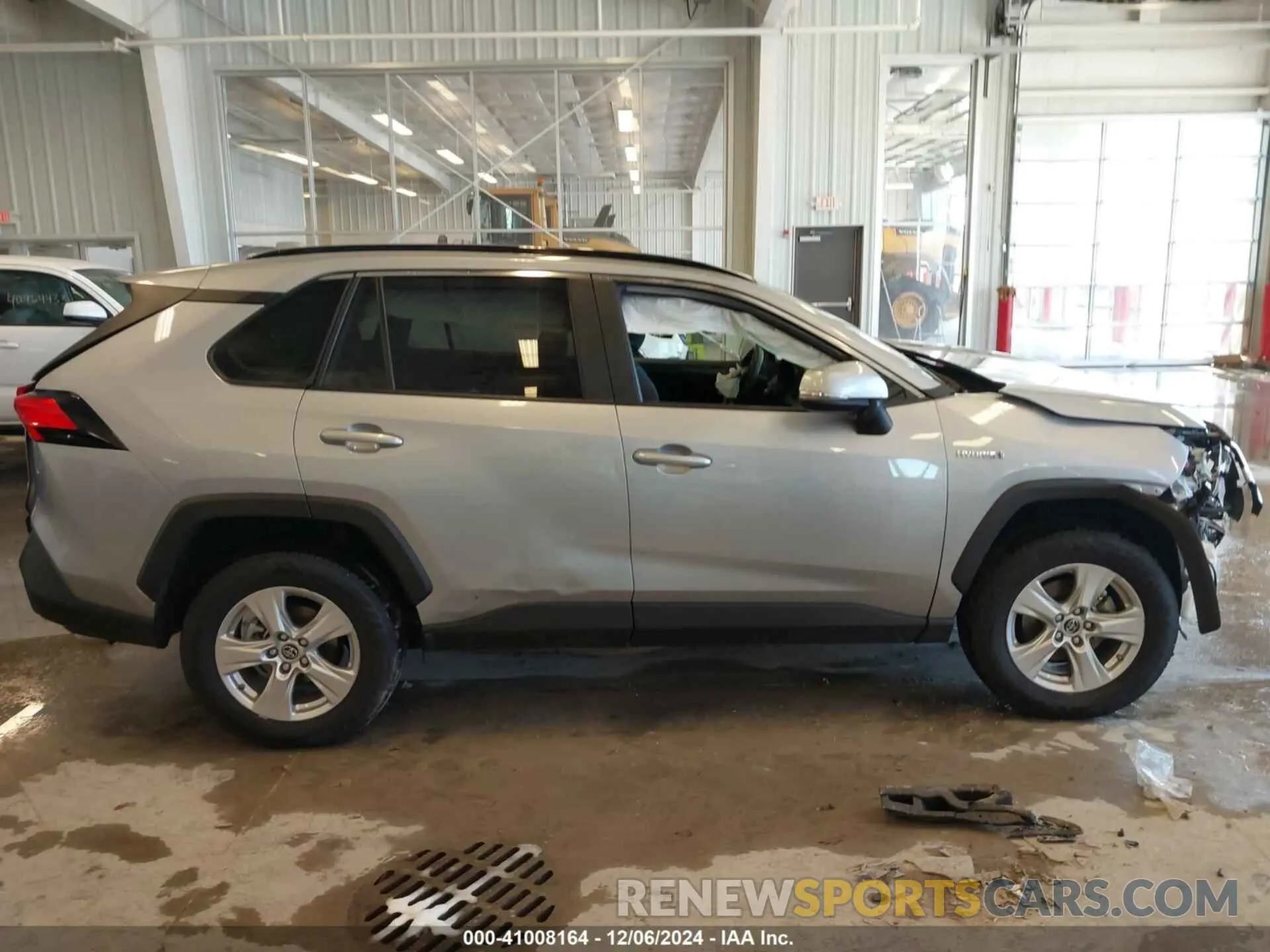 12 fotografías del automóvil dañado JTMMWRFV1KD513874 TOYOTA RAV4 HYBRID 2019