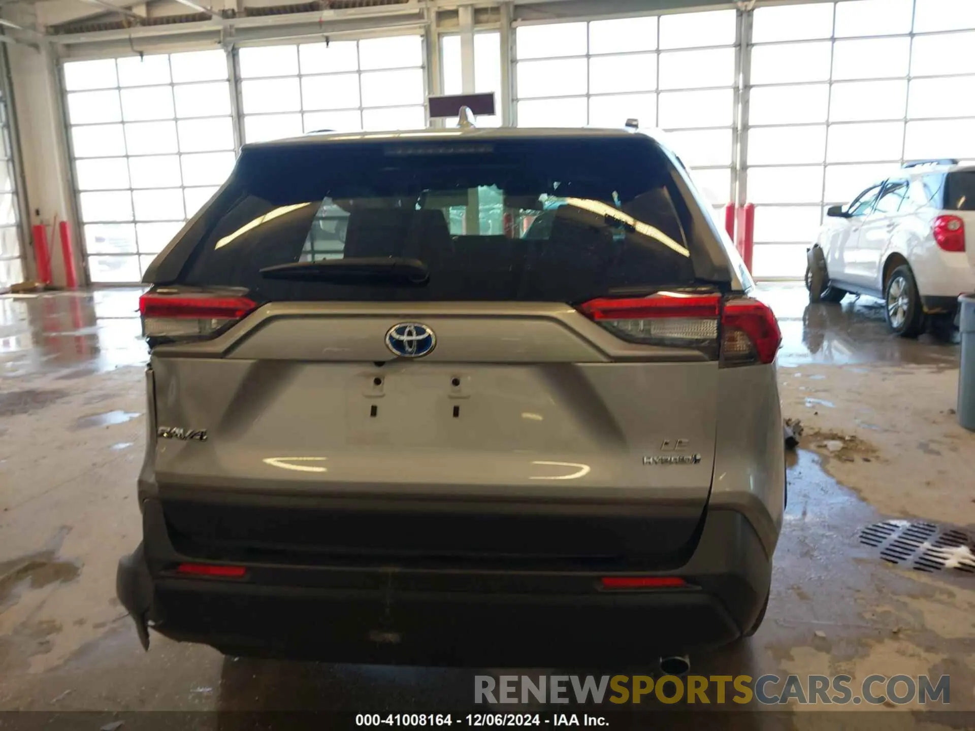15 fotografías del automóvil dañado JTMMWRFV1KD513874 TOYOTA RAV4 HYBRID 2019