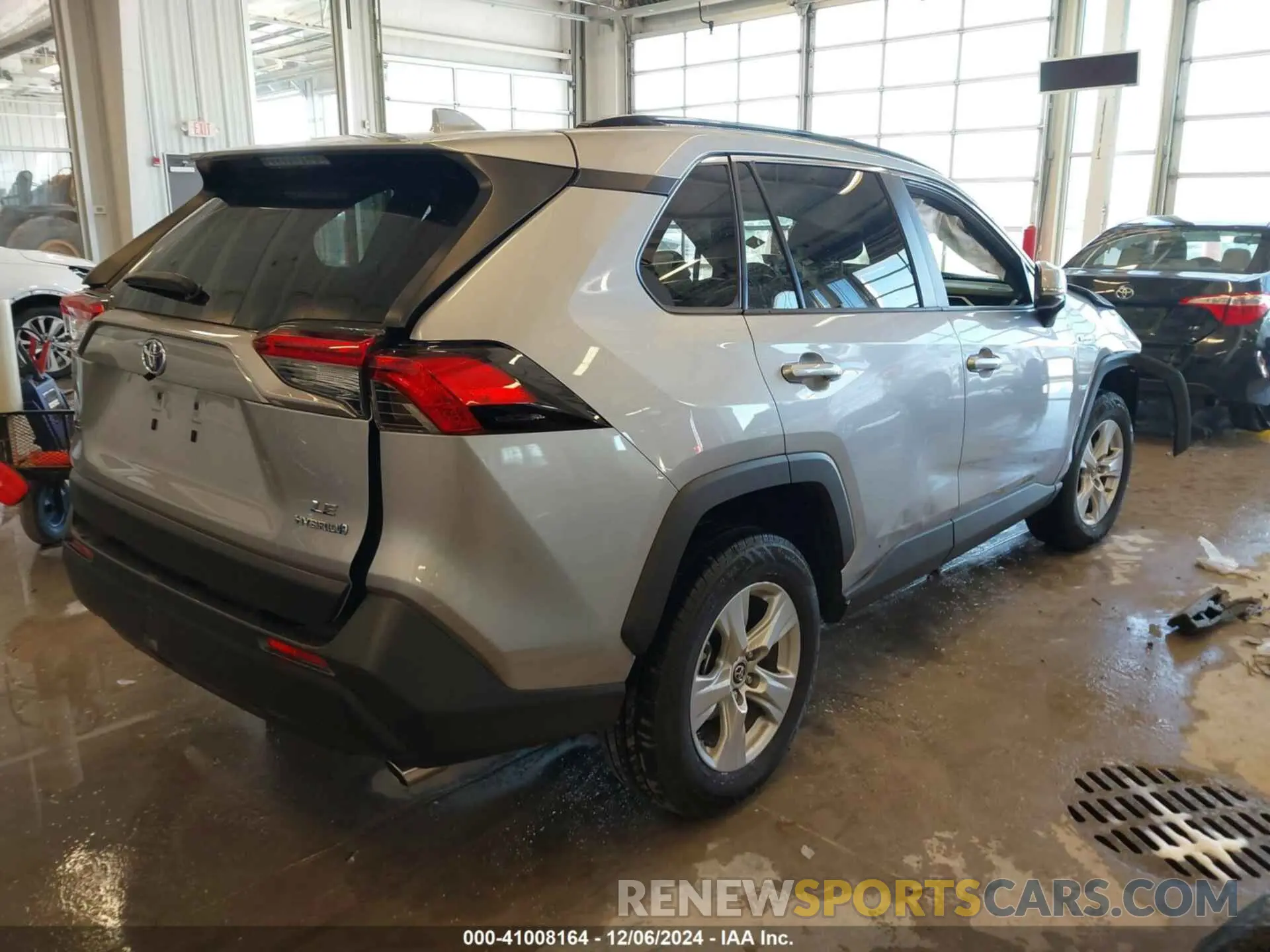 4 fotografías del automóvil dañado JTMMWRFV1KD513874 TOYOTA RAV4 HYBRID 2019
