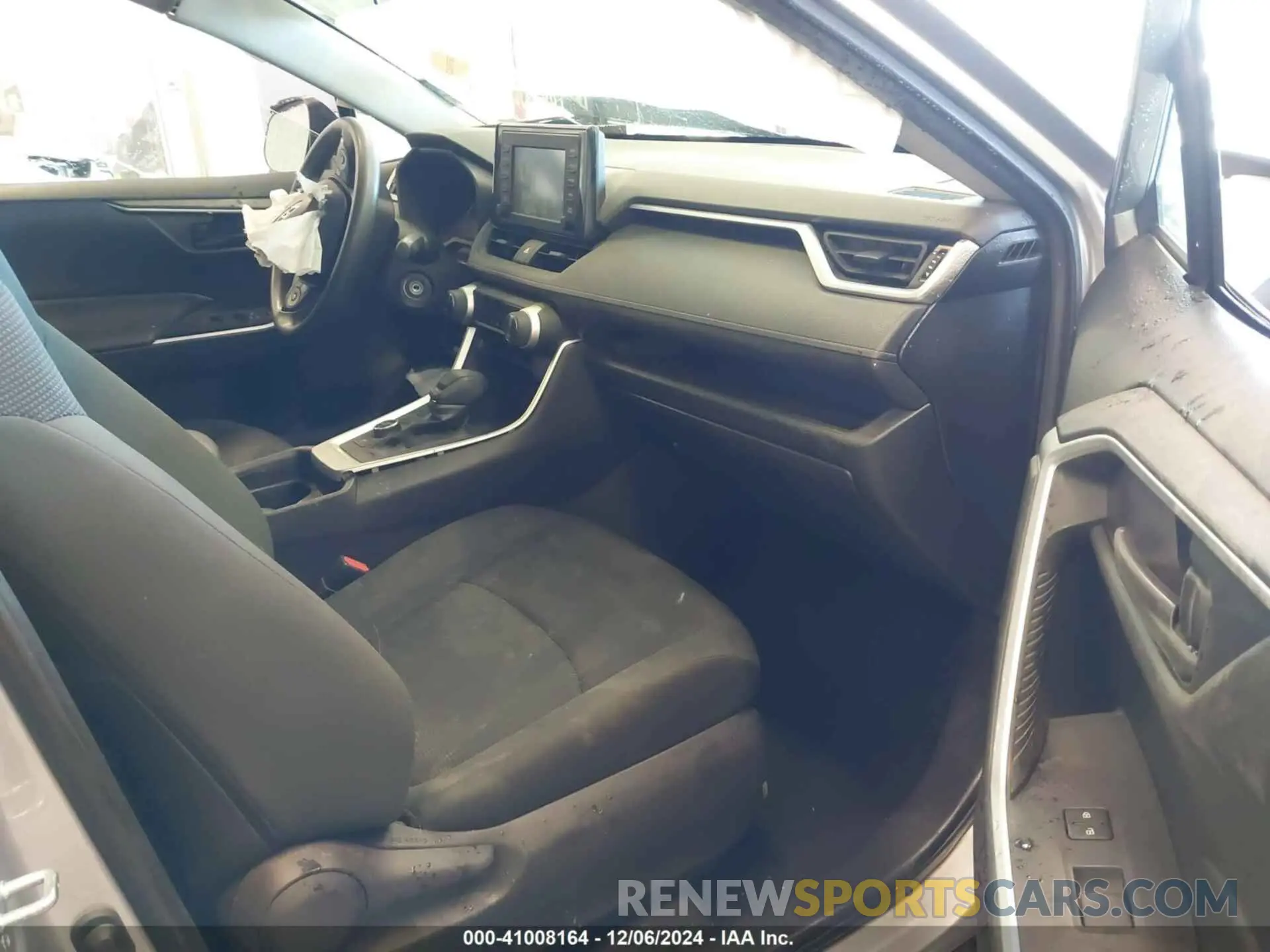 5 fotografías del automóvil dañado JTMMWRFV1KD513874 TOYOTA RAV4 HYBRID 2019