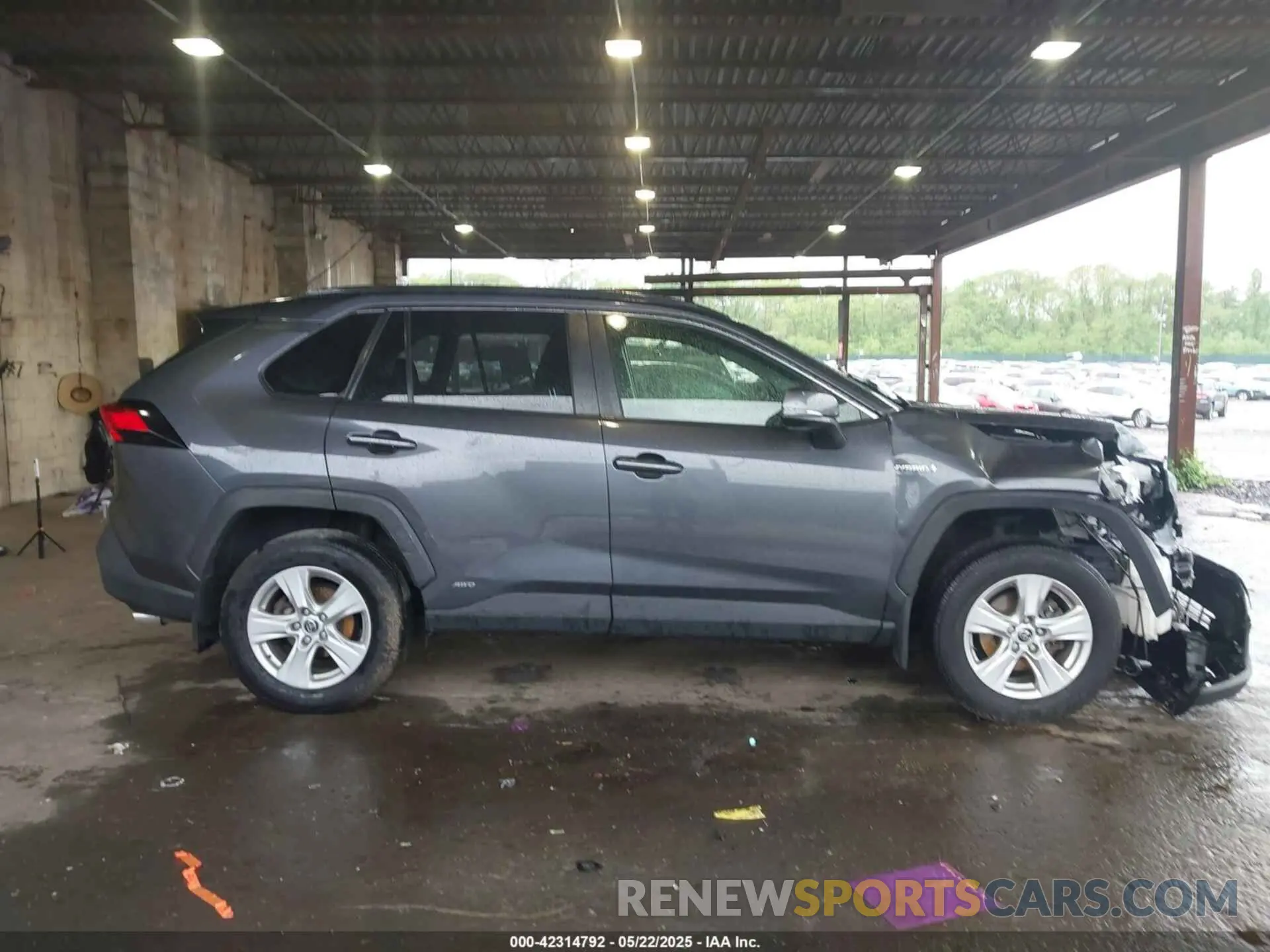13 fotografías del automóvil dañado JTMMWRFV6KD020675 TOYOTA RAV4 HYBRID 2019