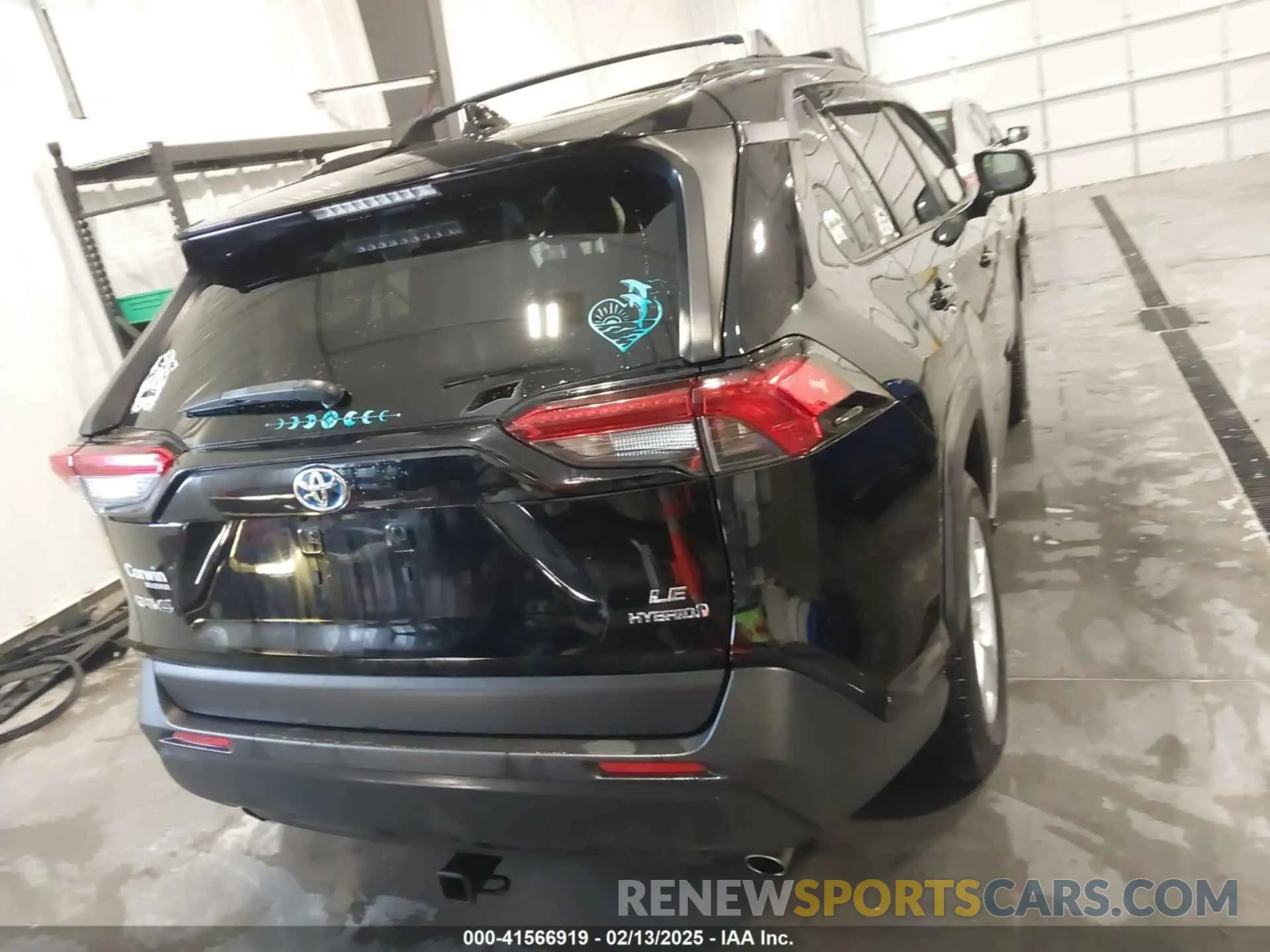 17 fotografías del automóvil dañado JTMMWRFV8KD008298 TOYOTA RAV4 HYBRID 2019