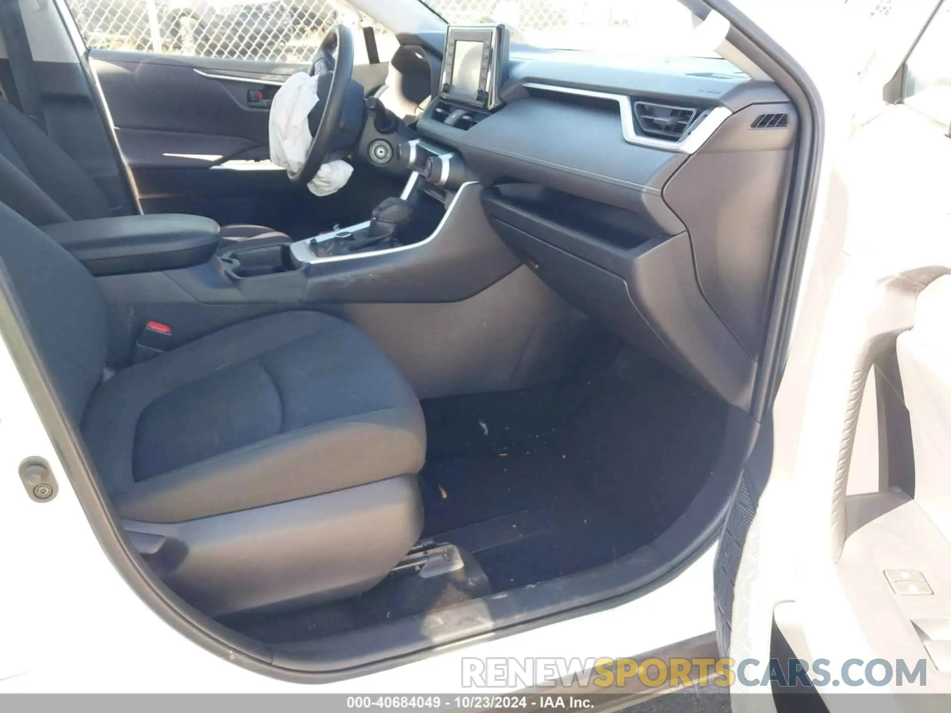 5 fotografías del automóvil dañado JTMMWRFV8KD035968 TOYOTA RAV4 HYBRID 2019