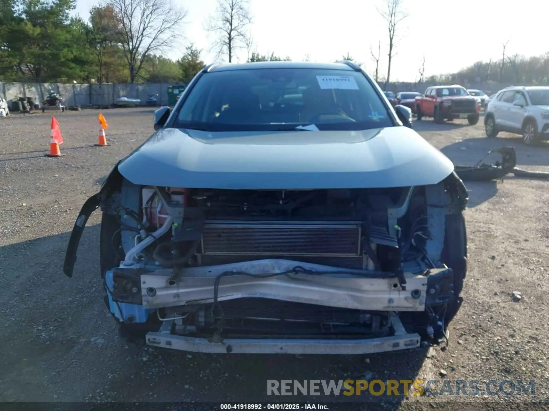 12 fotografías del automóvil dañado JTMRWRFV0KD013274 TOYOTA RAV4 HYBRID 2019