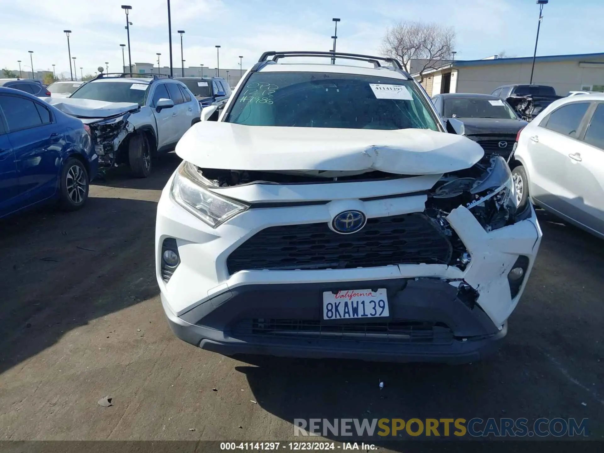 12 fotografías del automóvil dañado JTMRWRFV0KD017986 TOYOTA RAV4 HYBRID 2019