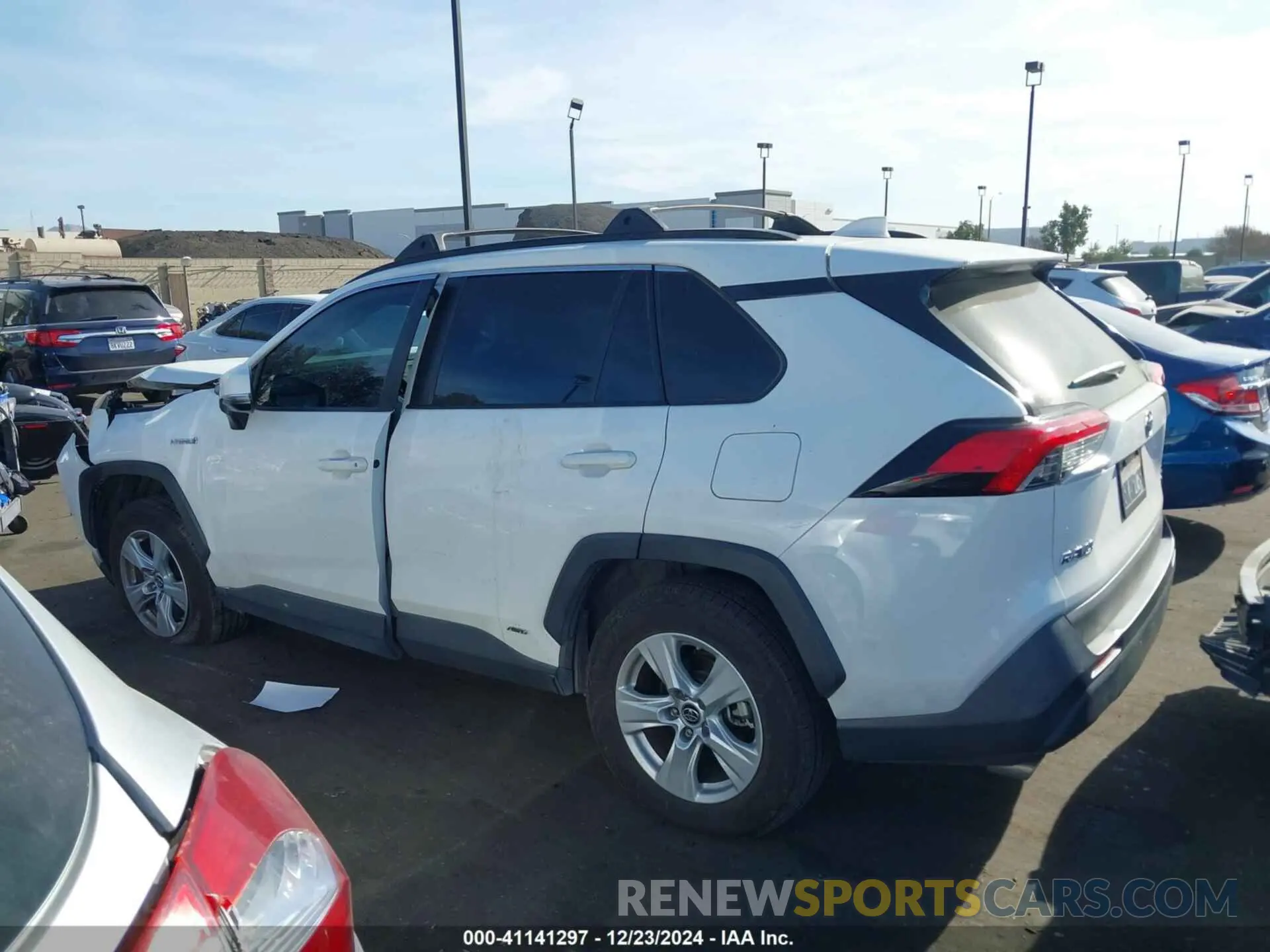 14 fotografías del automóvil dañado JTMRWRFV0KD017986 TOYOTA RAV4 HYBRID 2019