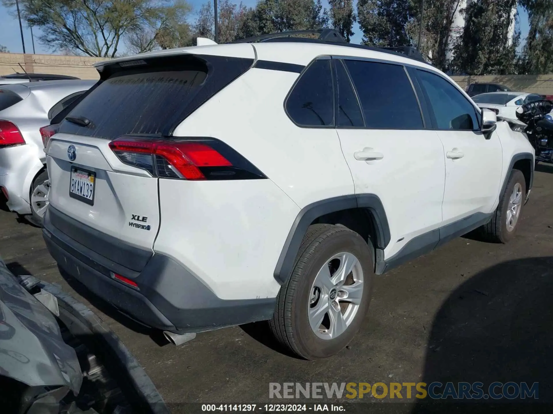 4 fotografías del automóvil dañado JTMRWRFV0KD017986 TOYOTA RAV4 HYBRID 2019