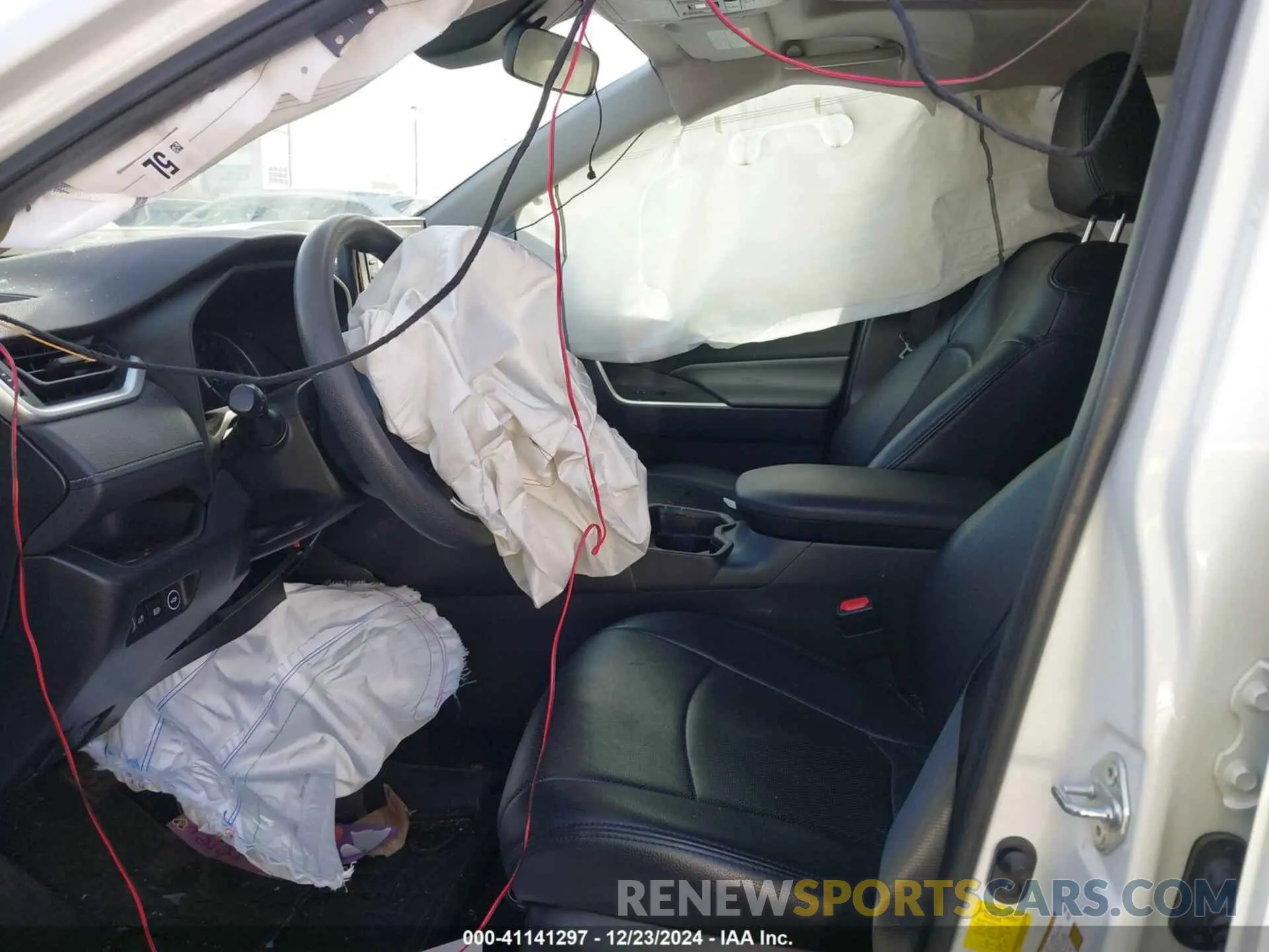 5 fotografías del automóvil dañado JTMRWRFV0KD017986 TOYOTA RAV4 HYBRID 2019