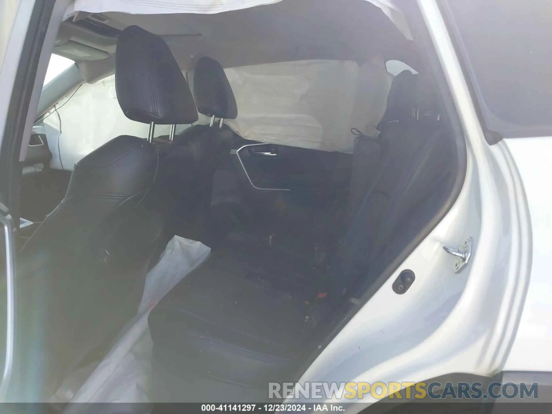 8 fotografías del automóvil dañado JTMRWRFV0KD017986 TOYOTA RAV4 HYBRID 2019