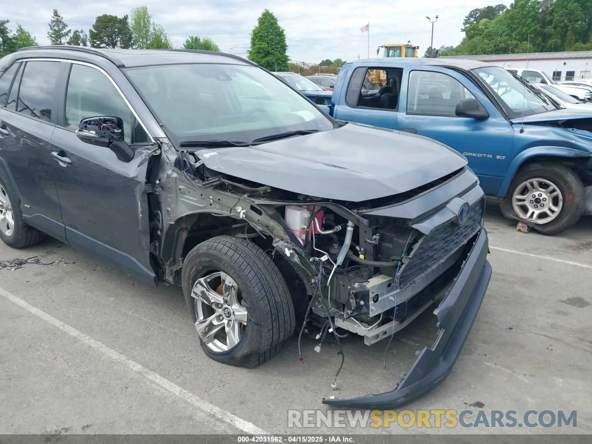 6 fotografías del automóvil dañado JTMRWRFV0KD505268 TOYOTA RAV4 HYBRID 2019