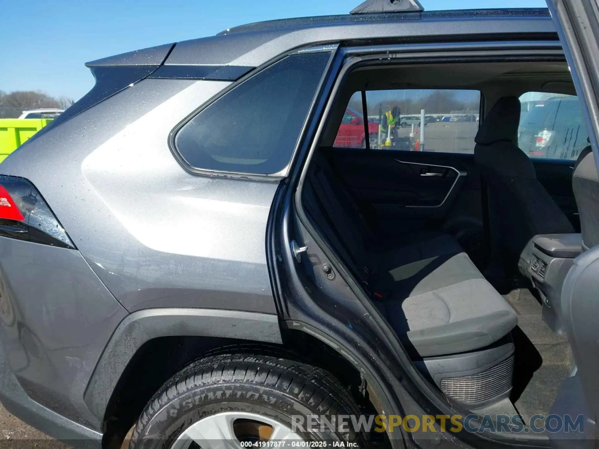 8 fotografías del automóvil dañado JTMRWRFV1KD009105 TOYOTA RAV4 HYBRID 2019