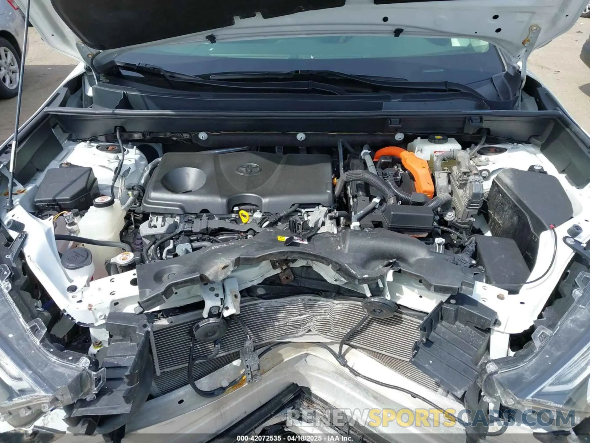 10 fotografías del automóvil dañado JTMRWRFV2KD022588 TOYOTA RAV4 HYBRID 2019