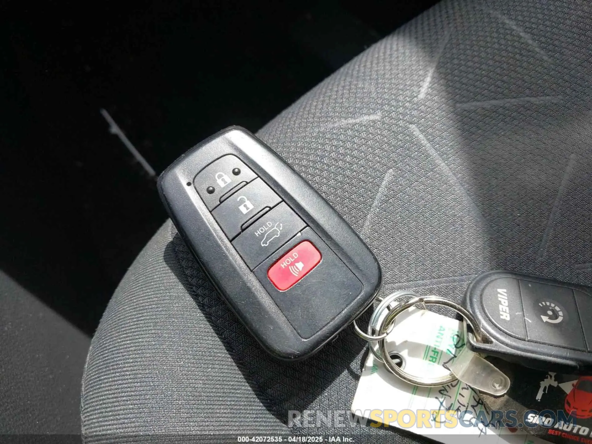 11 fotografías del automóvil dañado JTMRWRFV2KD022588 TOYOTA RAV4 HYBRID 2019
