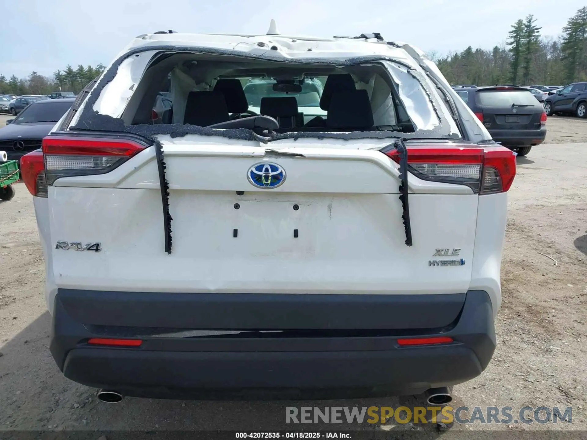 17 fotografías del automóvil dañado JTMRWRFV2KD022588 TOYOTA RAV4 HYBRID 2019