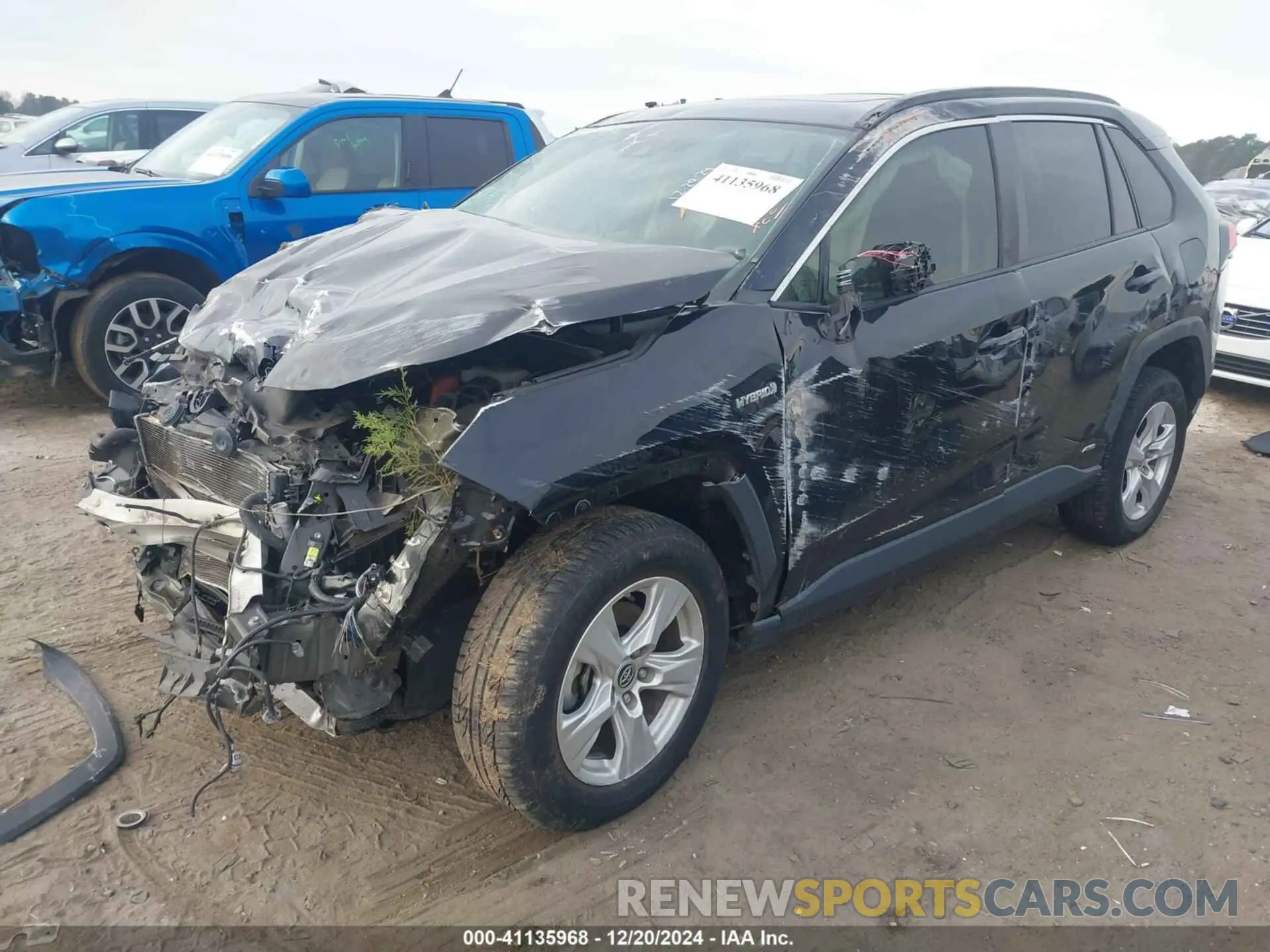 2 fotografías del automóvil dañado JTMRWRFV4KD017909 TOYOTA RAV4 HYBRID 2019