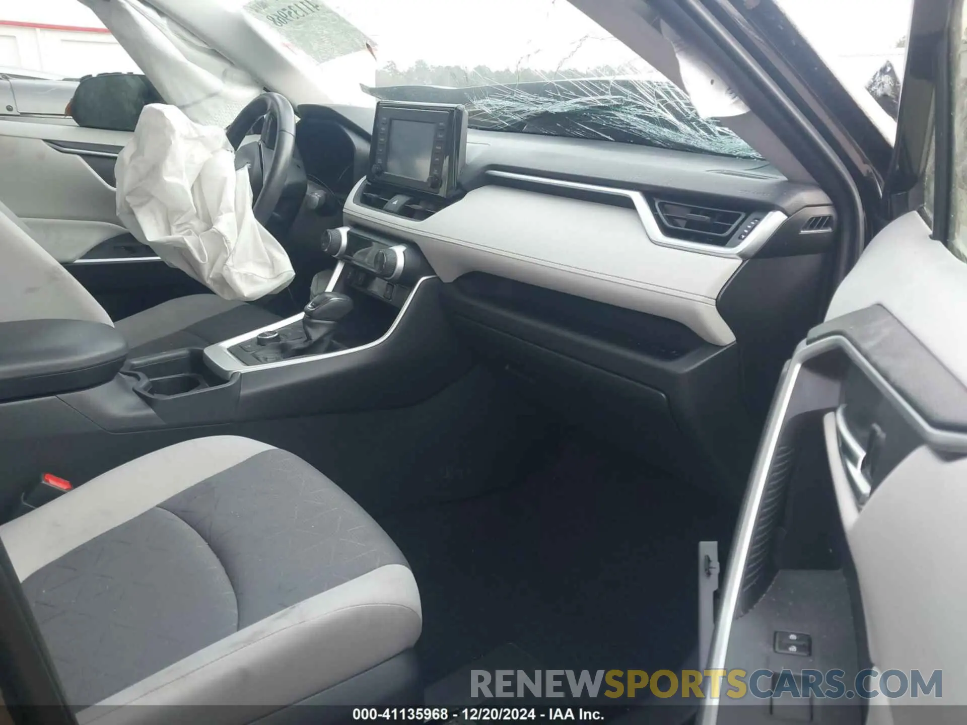 5 fotografías del automóvil dañado JTMRWRFV4KD017909 TOYOTA RAV4 HYBRID 2019
