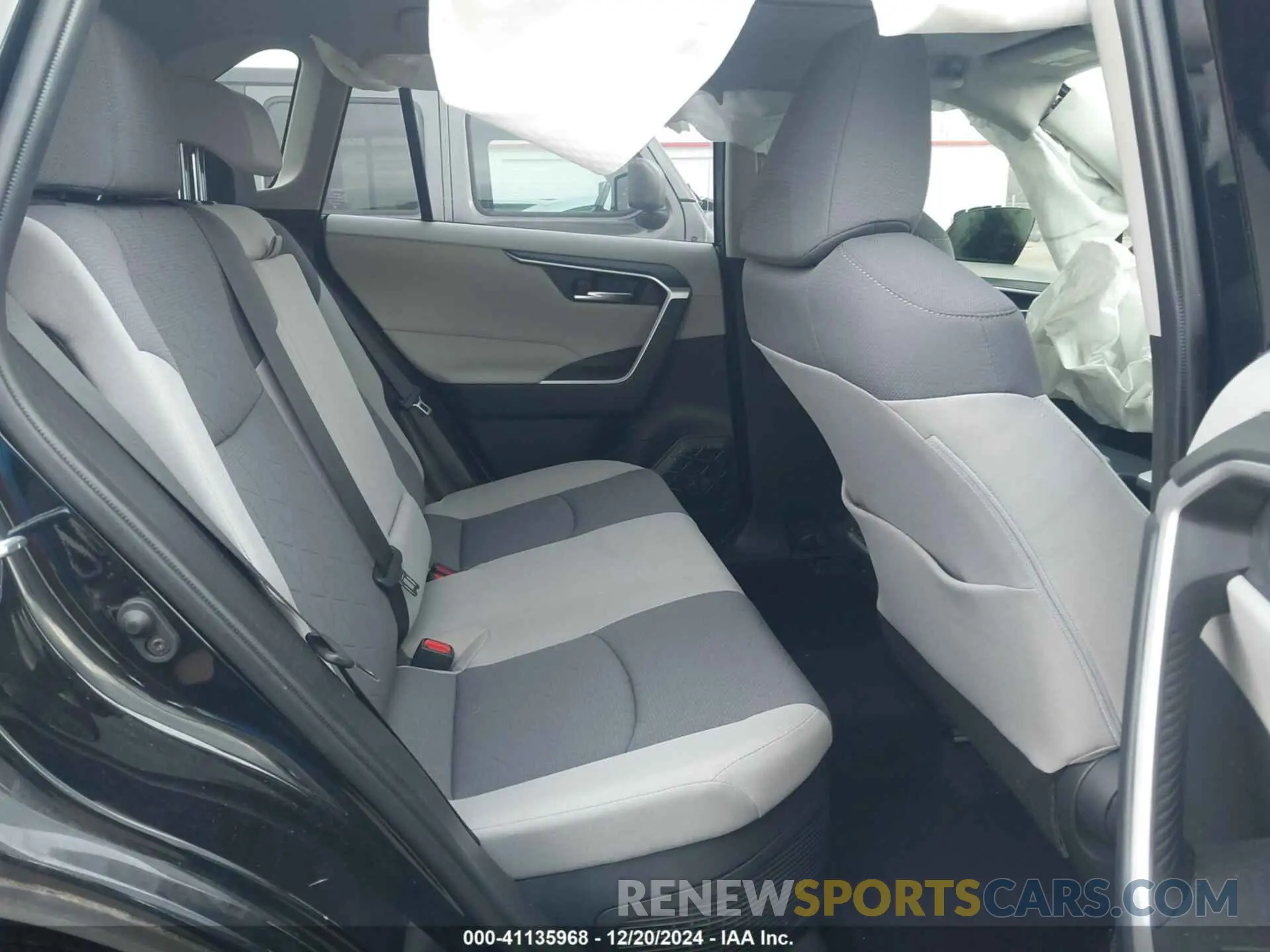 8 fotografías del automóvil dañado JTMRWRFV4KD017909 TOYOTA RAV4 HYBRID 2019