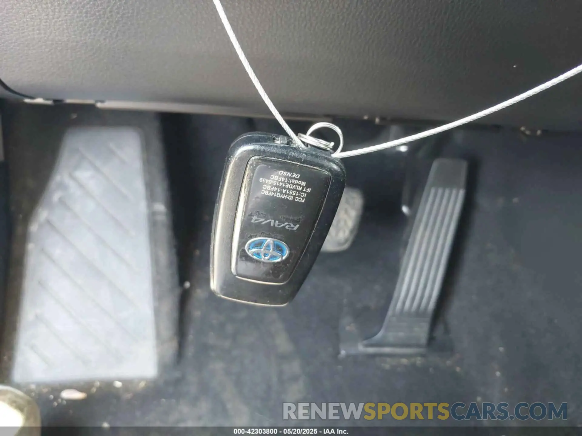 11 fotografías del automóvil dañado JTMRWRFV4KD023659 TOYOTA RAV4 HYBRID 2019