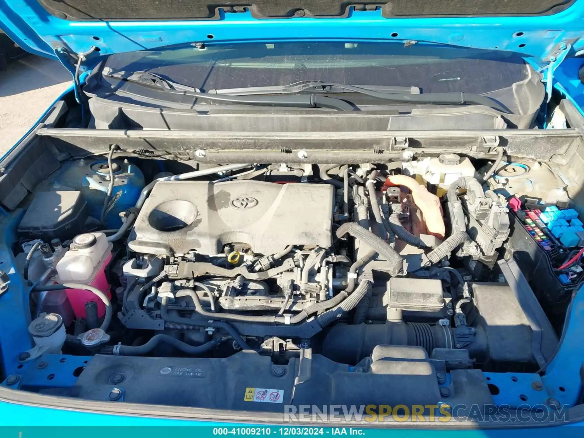 10 fotografías del automóvil dañado JTMRWRFV5KD020186 TOYOTA RAV4 HYBRID 2019
