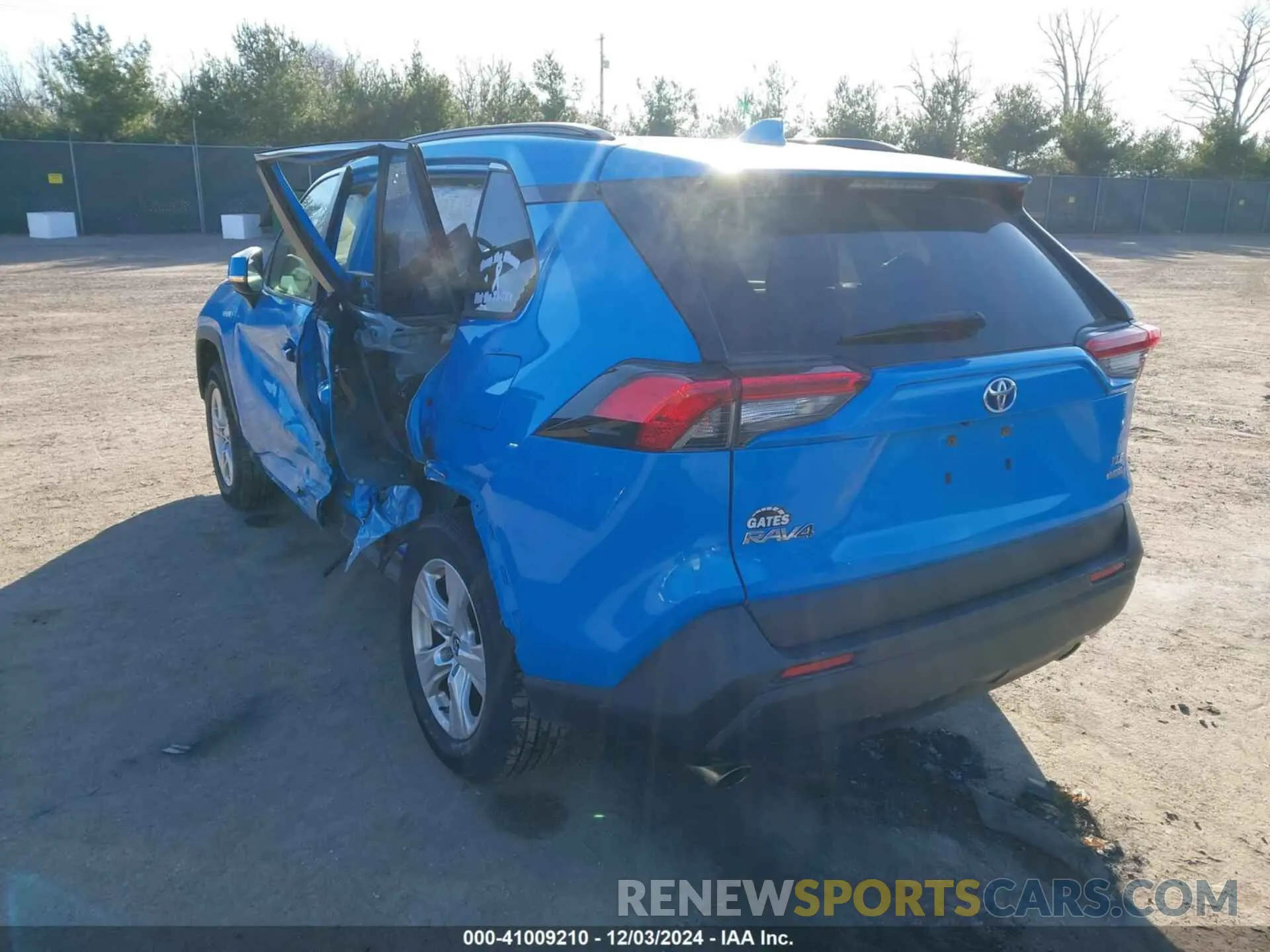 3 fotografías del automóvil dañado JTMRWRFV5KD020186 TOYOTA RAV4 HYBRID 2019