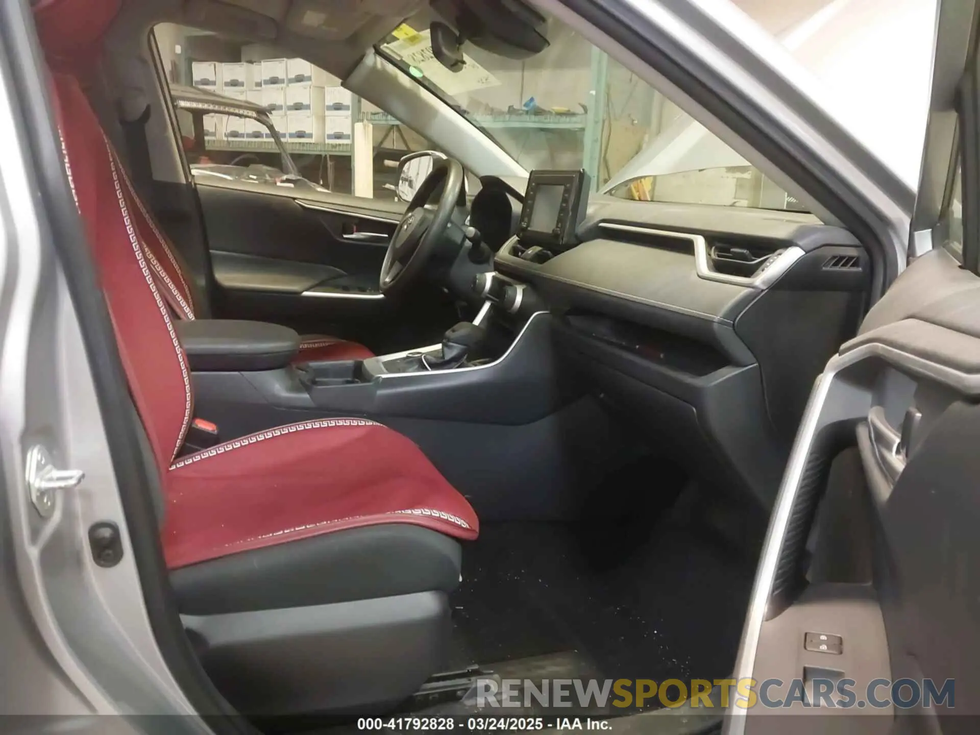 5 fotografías del automóvil dañado JTMRWRFV5KD509865 TOYOTA RAV4 HYBRID 2019