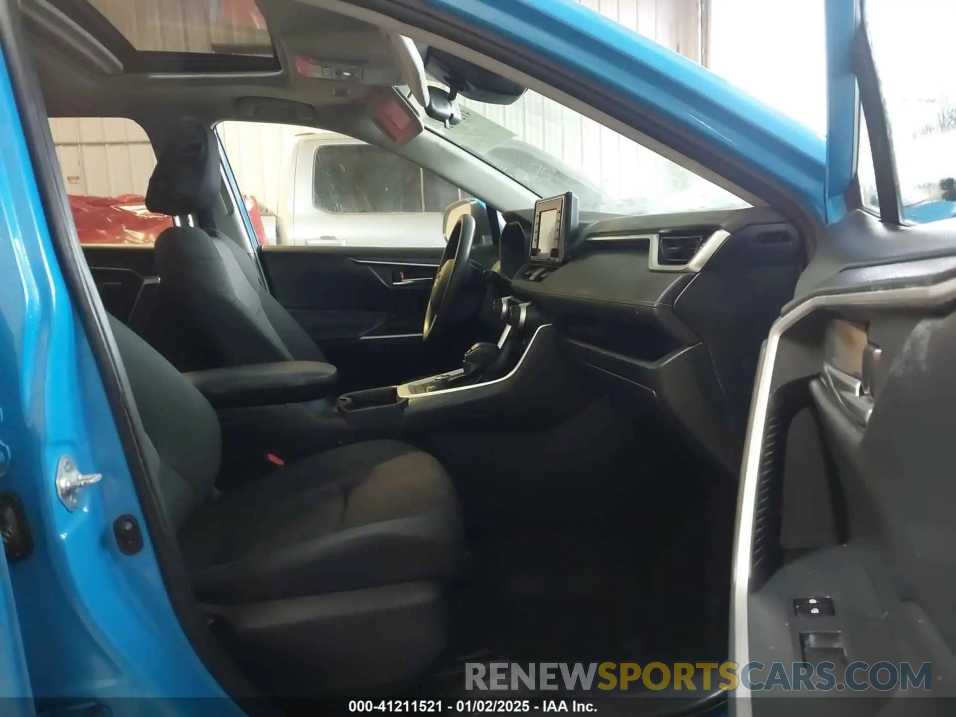 5 fotografías del automóvil dañado JTMRWRFV7KD019914 TOYOTA RAV4 HYBRID 2019