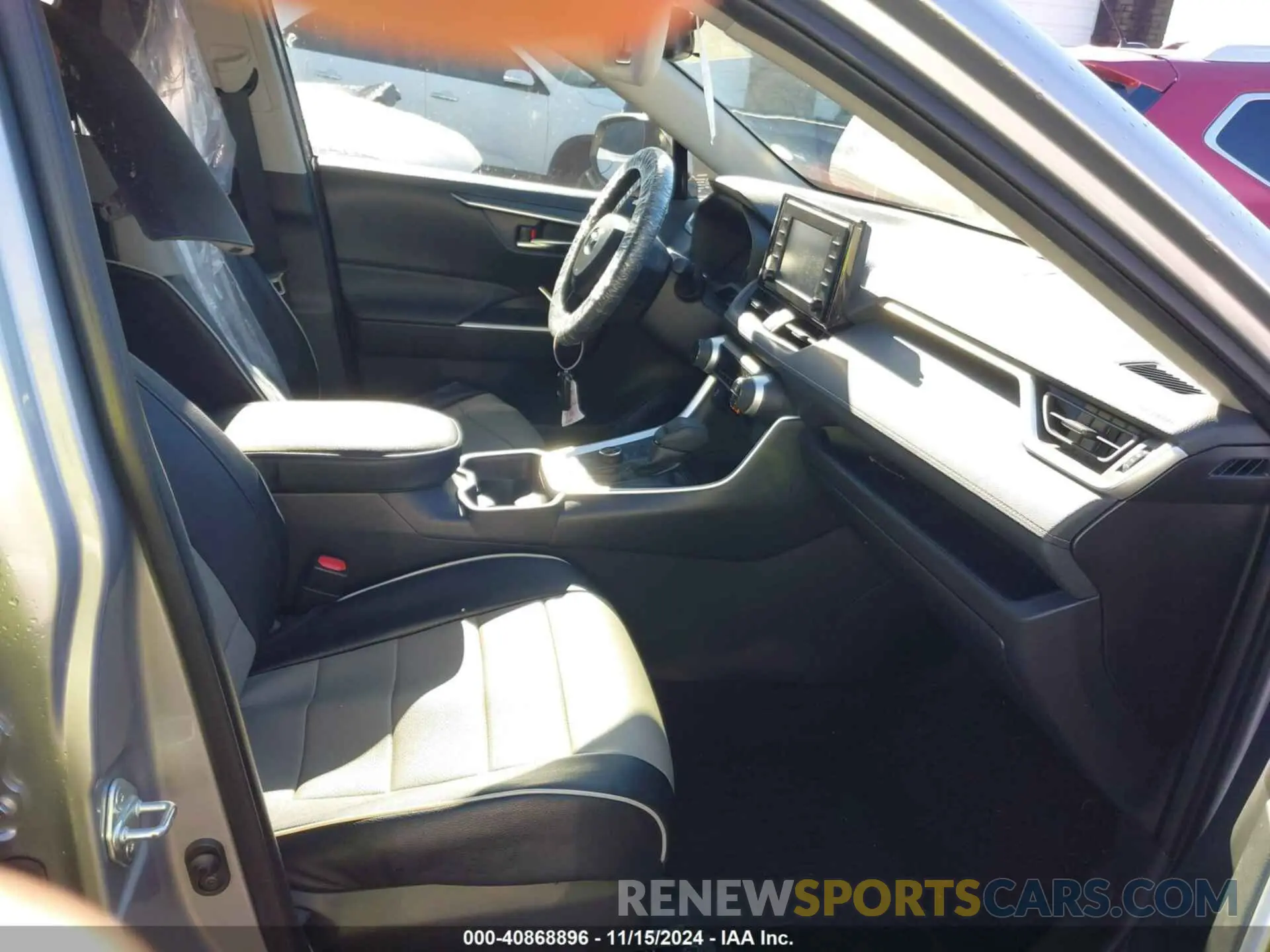 5 fotografías del automóvil dañado JTMRWRFV8KD034079 TOYOTA RAV4 HYBRID 2019
