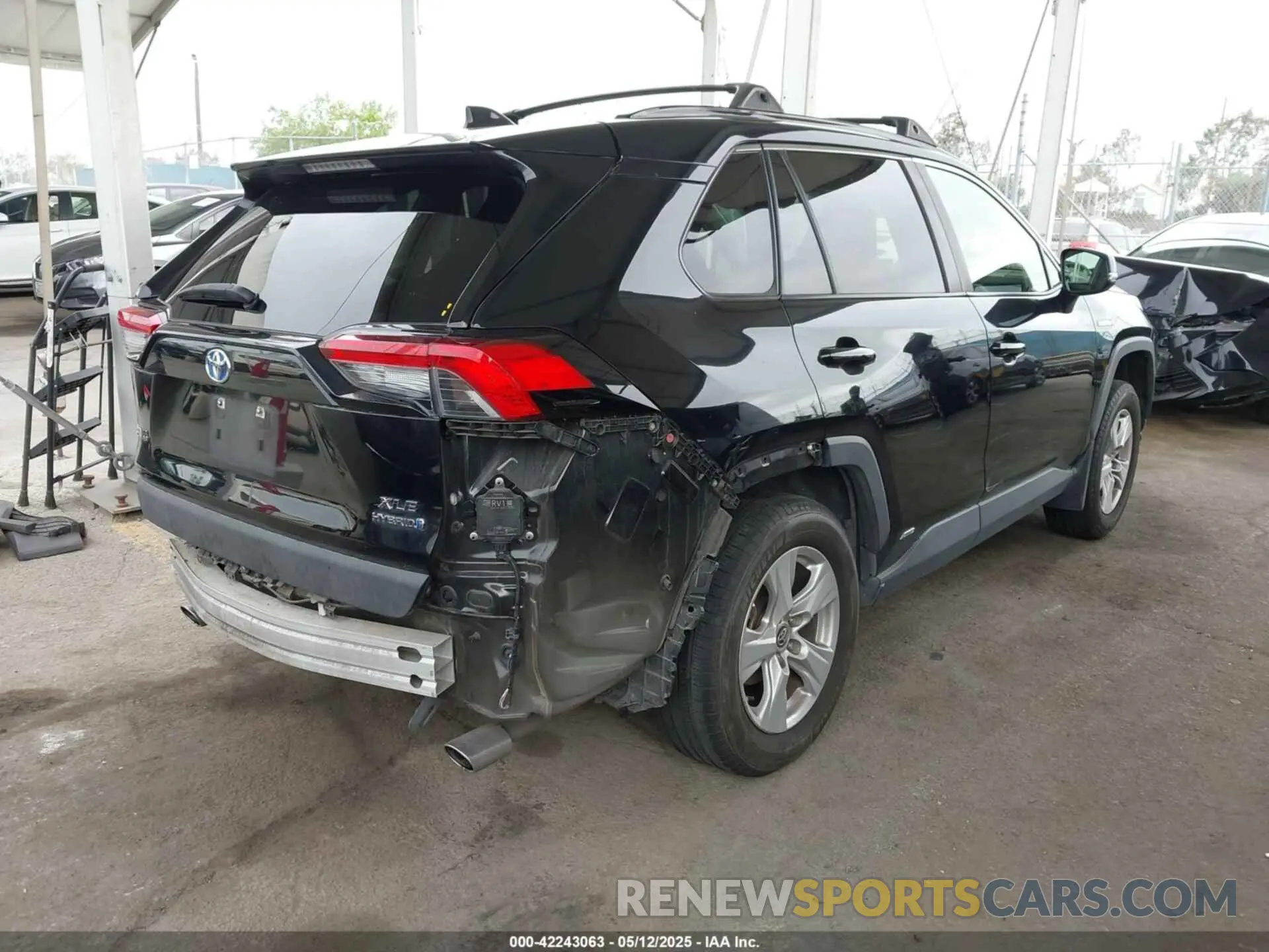 4 fotografías del automóvil dañado JTMRWRFVXKD006946 TOYOTA RAV4 HYBRID 2019