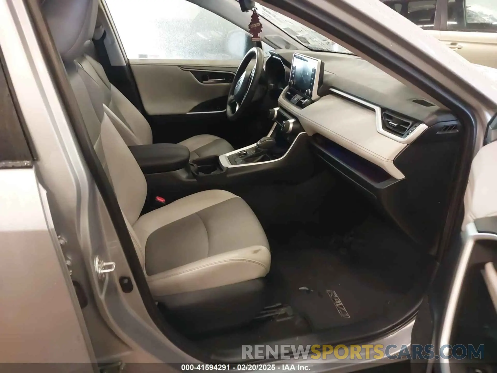 5 fotografías del automóvil dañado 2T3DWRFV5LW051470 TOYOTA RAV4 HYBRID 2020