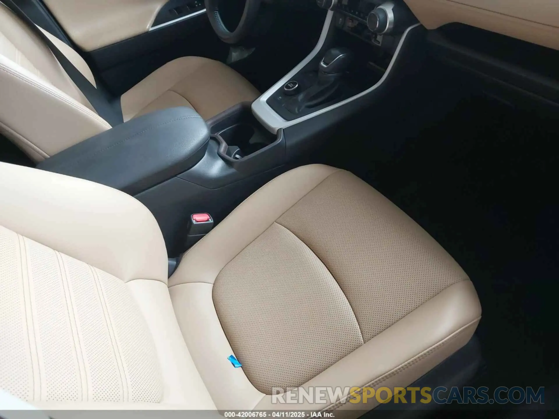 5 fotografías del automóvil dañado 2T3DWRFV5LW053459 TOYOTA RAV4 HYBRID 2020