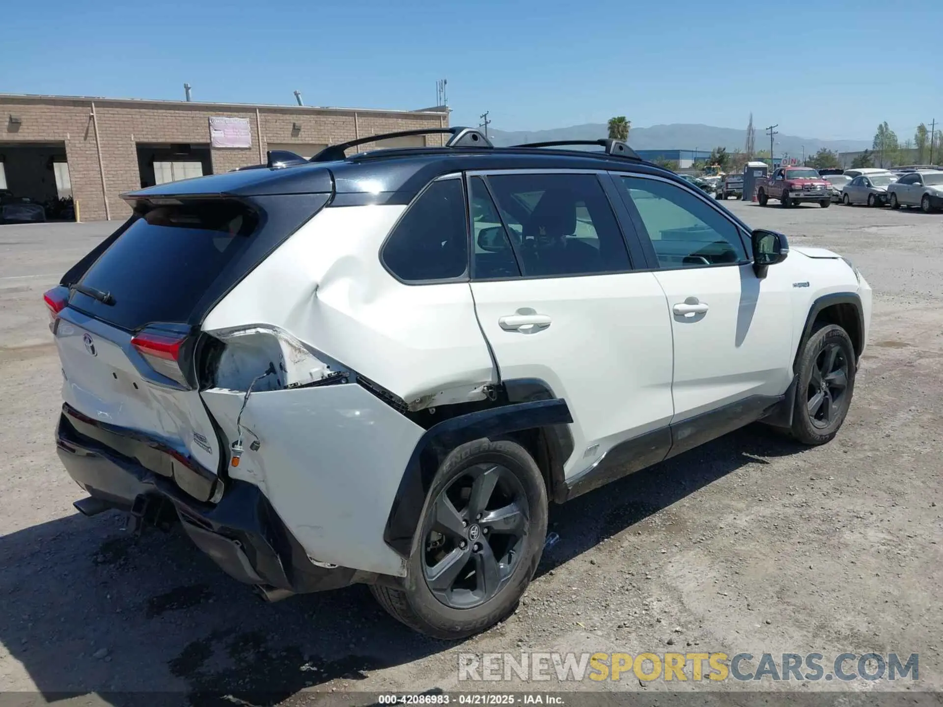 4 fotografías del automóvil dañado 2T3EWRFV9LW088977 TOYOTA RAV4 HYBRID 2020
