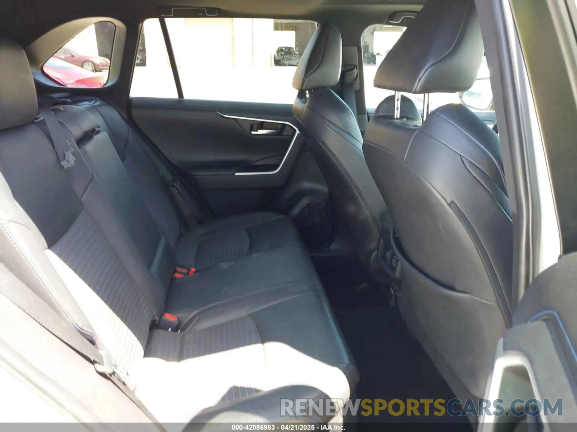 8 fotografías del automóvil dañado 2T3EWRFV9LW088977 TOYOTA RAV4 HYBRID 2020