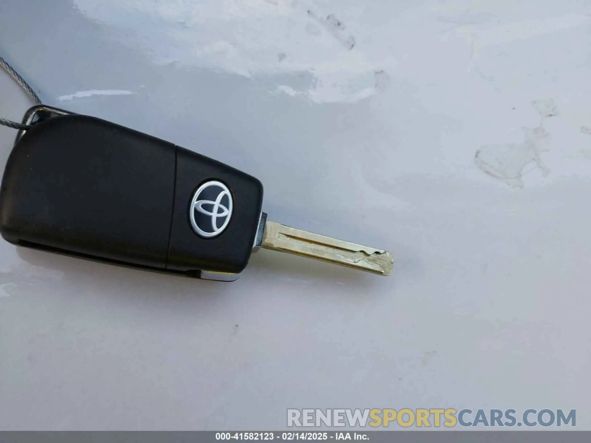 11 fotografías del automóvil dañado 2T3MWRFV4LW091023 TOYOTA RAV4 HYBRID 2020