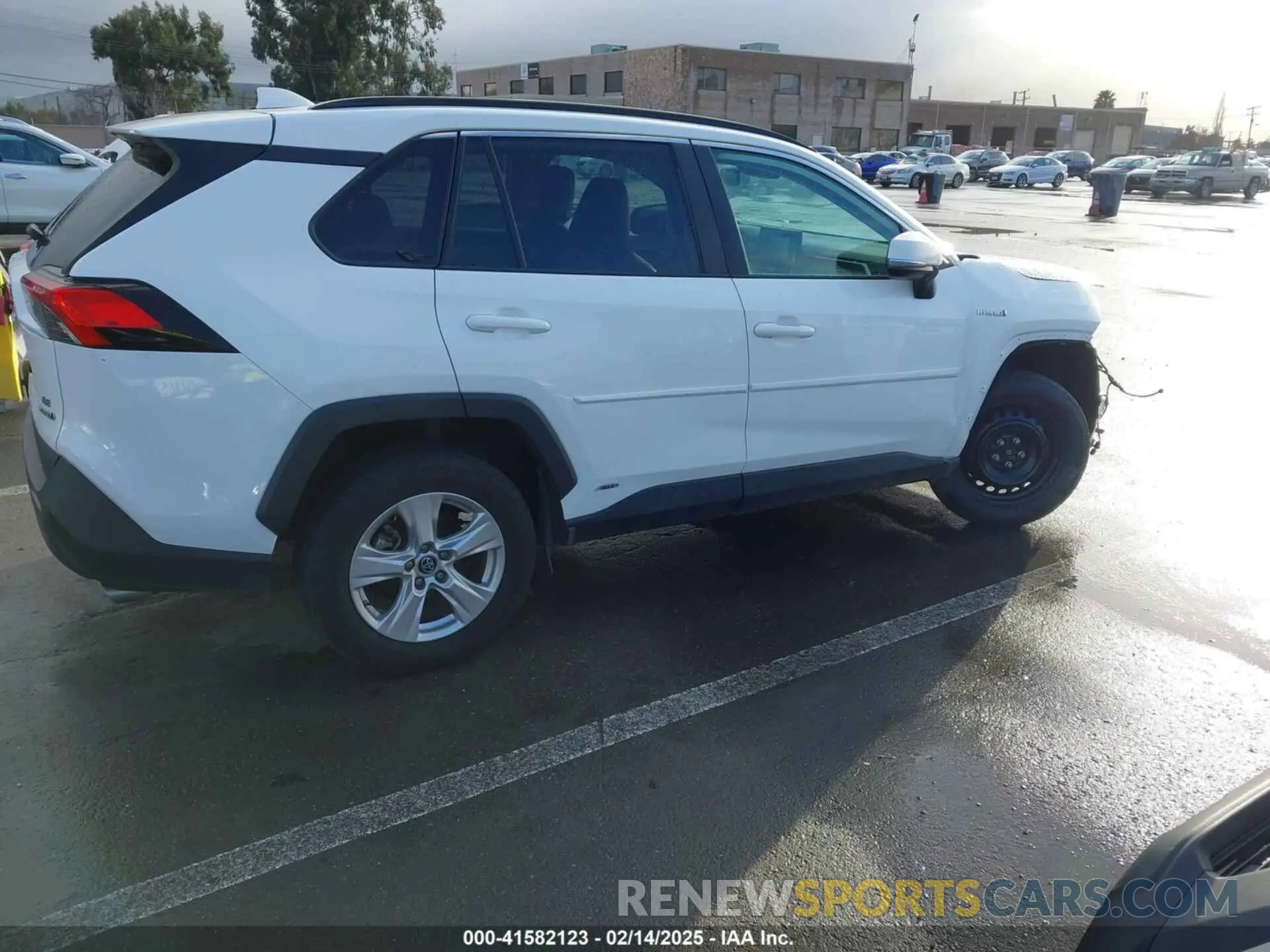 4 fotografías del automóvil dañado 2T3MWRFV4LW091023 TOYOTA RAV4 HYBRID 2020
