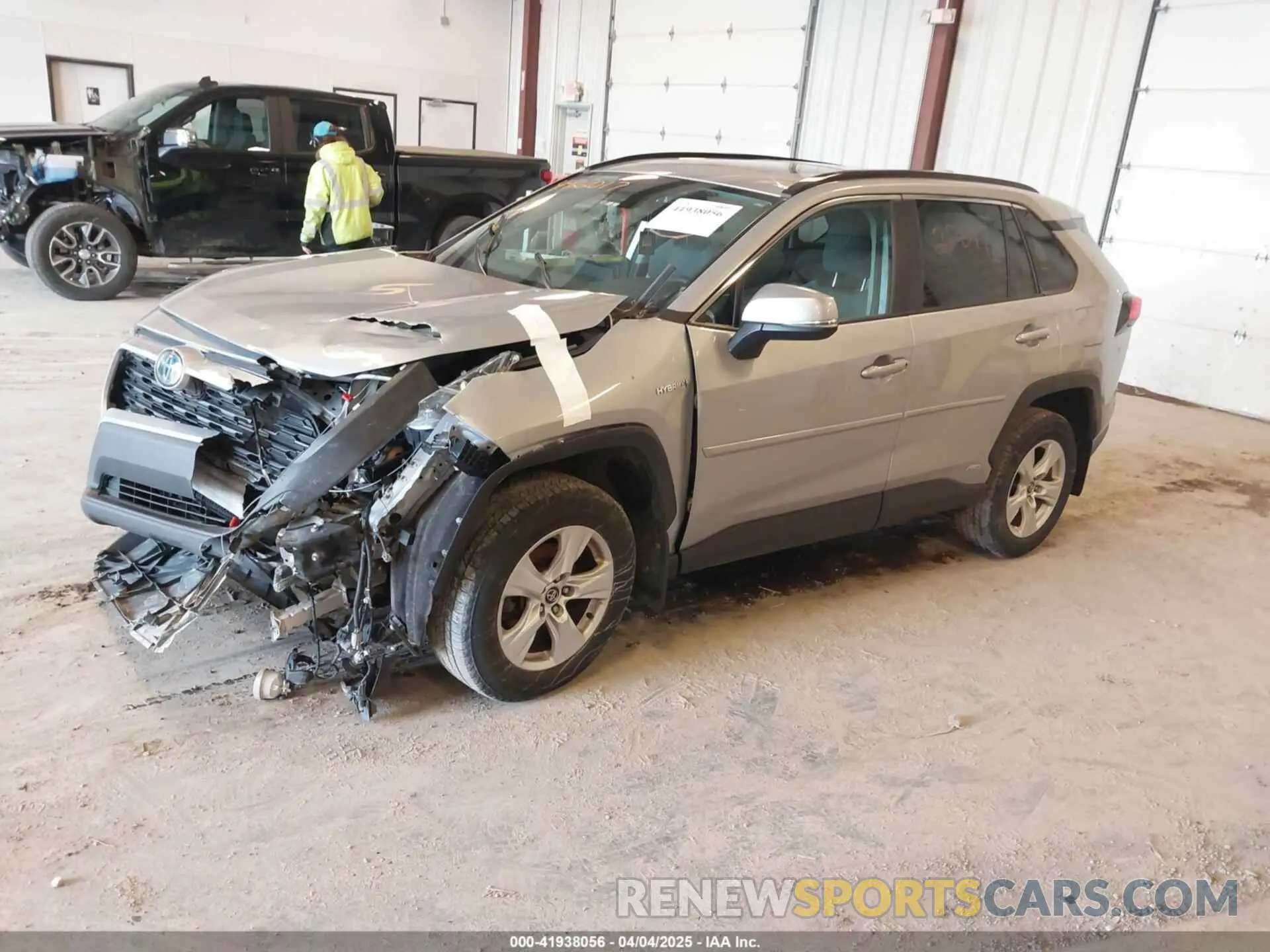 2 fotografías del automóvil dañado 2T3RWRFV2LW050105 TOYOTA RAV4 HYBRID 2020