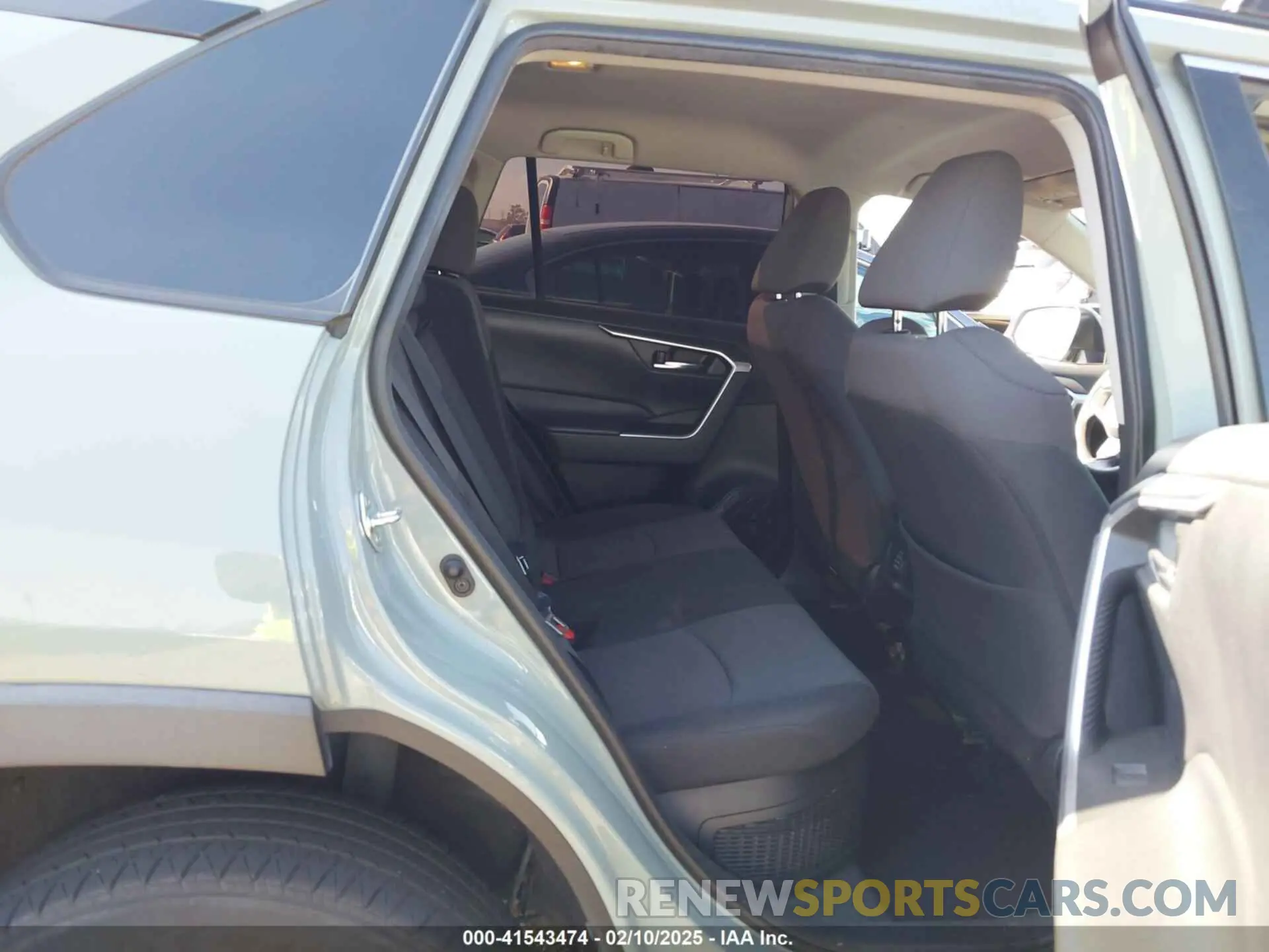 8 fotografías del automóvil dañado 2T3RWRFV2LW050802 TOYOTA RAV4 HYBRID 2020