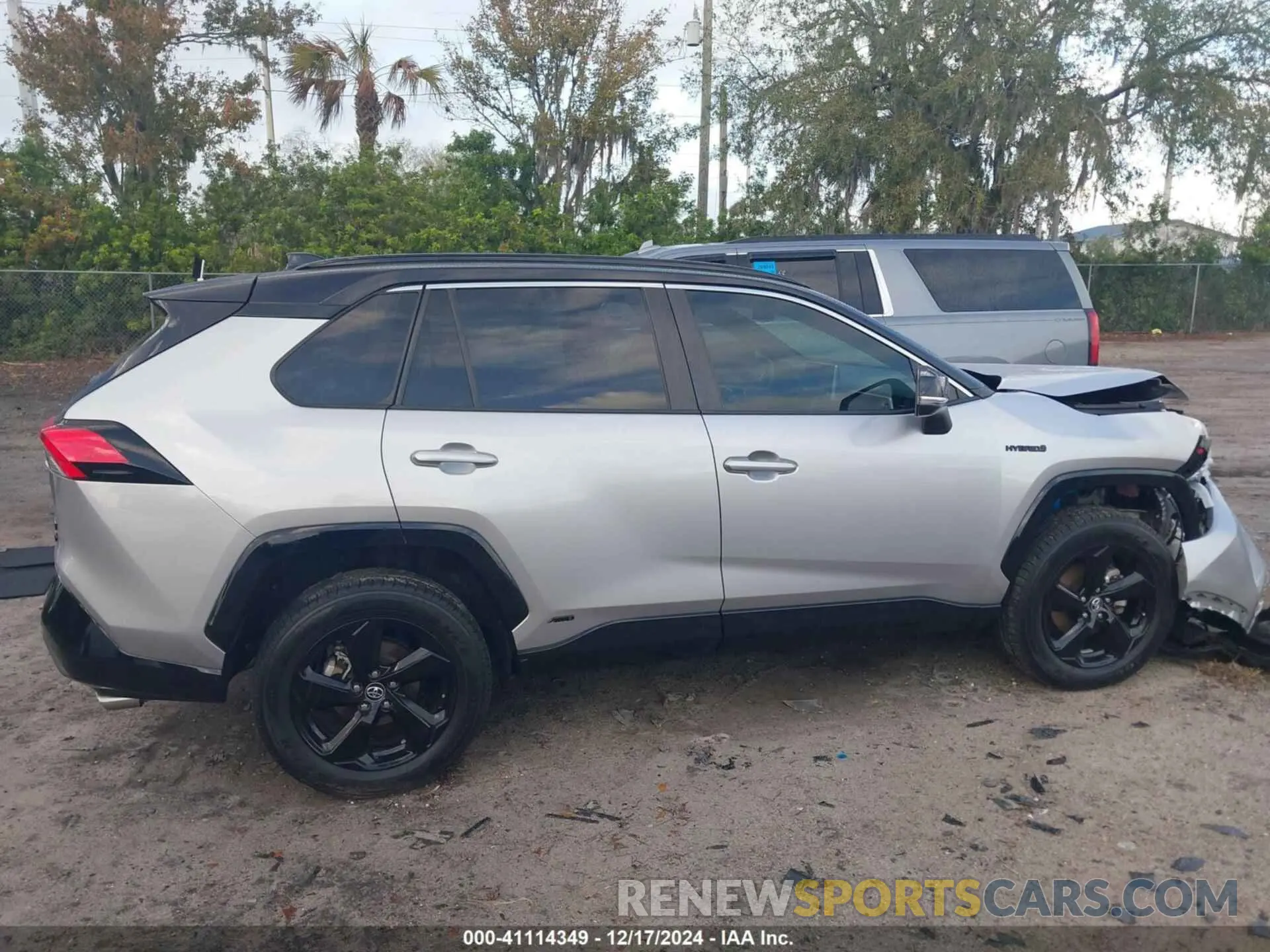 13 fotografías del automóvil dañado 4T3EWRFV6LU004095 TOYOTA RAV4 HYBRID 2020