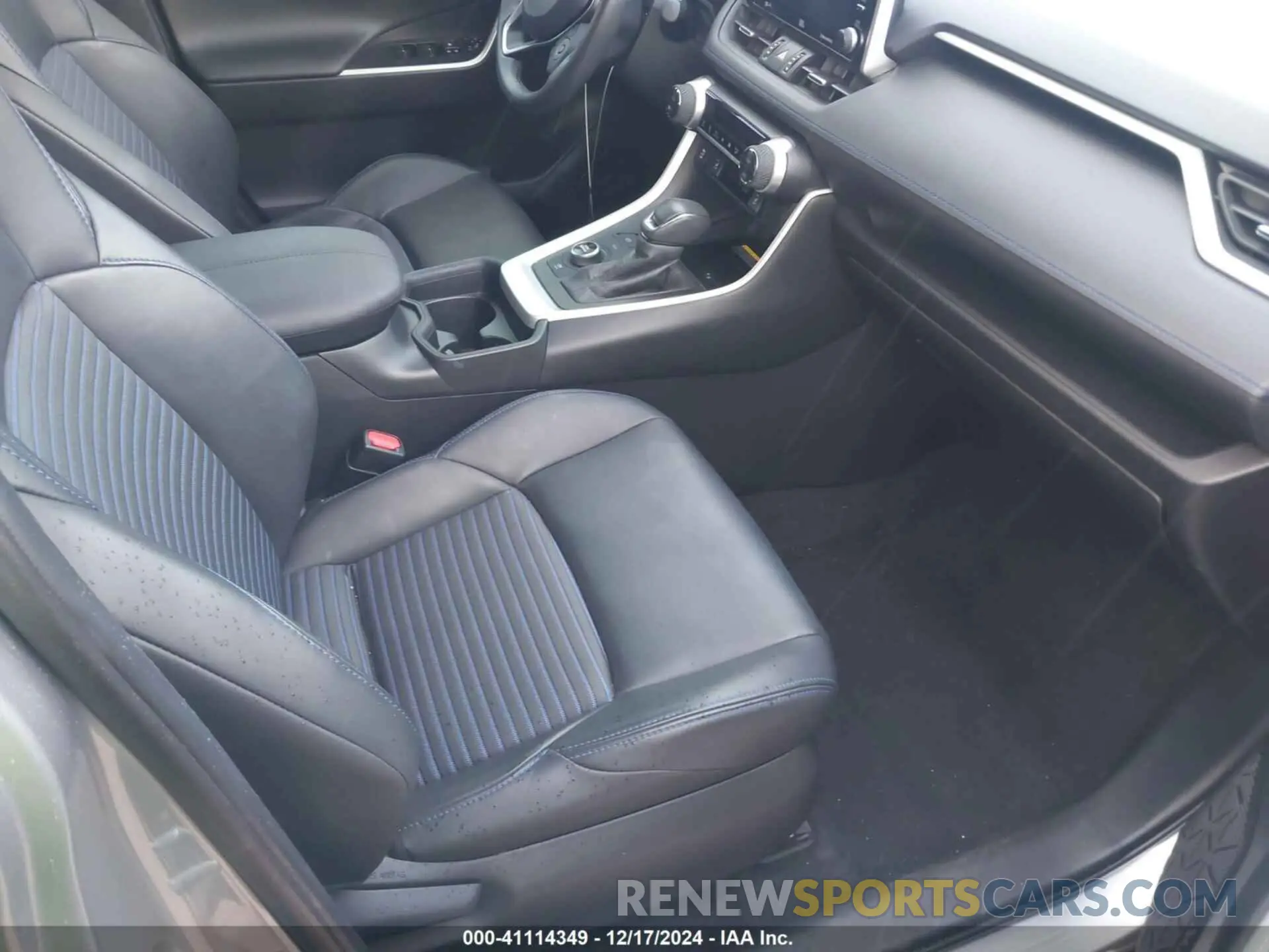 5 fotografías del automóvil dañado 4T3EWRFV6LU004095 TOYOTA RAV4 HYBRID 2020