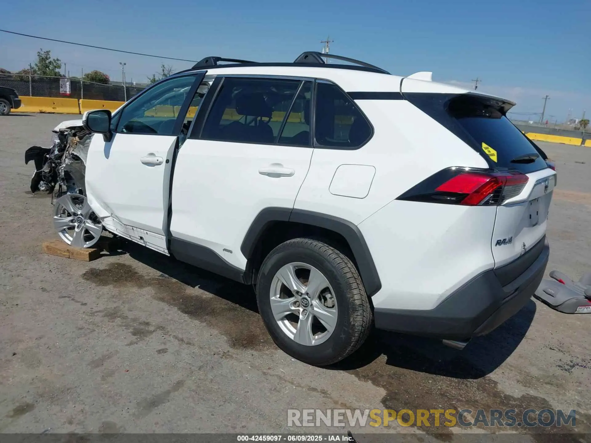 3 fotografías del automóvil dañado 4T3RWRFVXLU005512 TOYOTA RAV4 HYBRID 2020