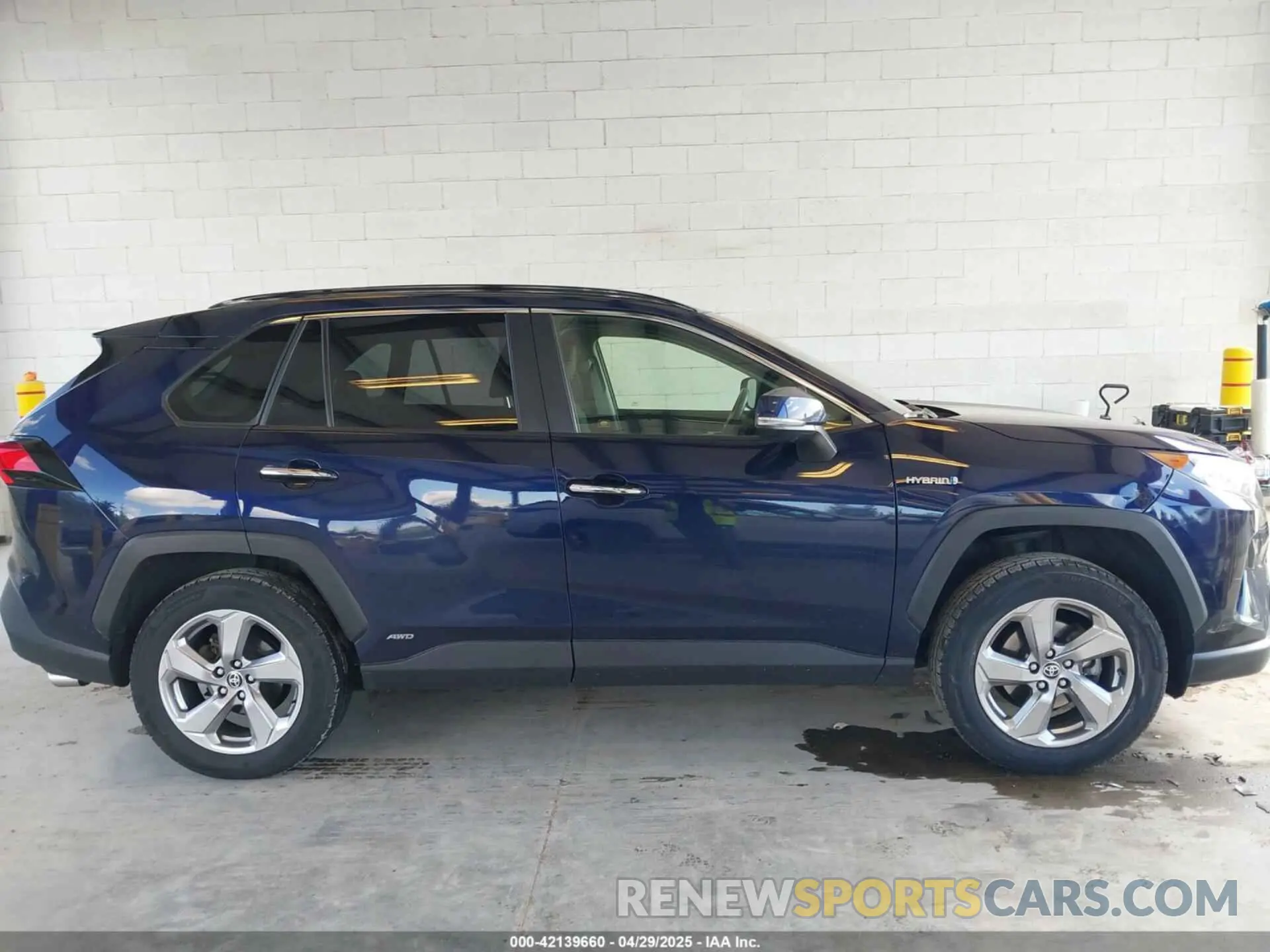 13 fotografías del automóvil dañado JTMDWRFV4LD527463 TOYOTA RAV4 HYBRID 2020
