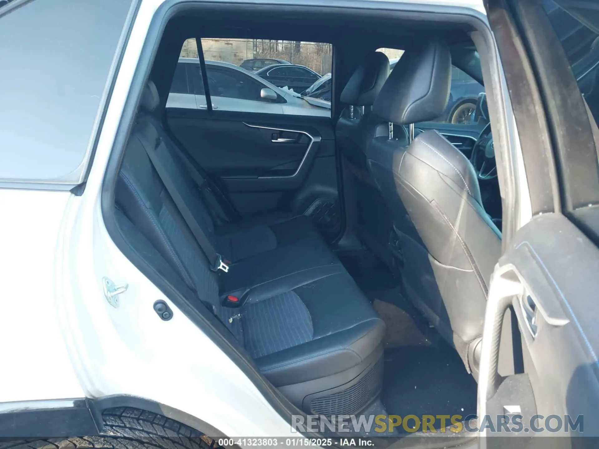 8 fotografías del automóvil dañado JTMEWRFV6LJ040724 TOYOTA RAV4 HYBRID 2020