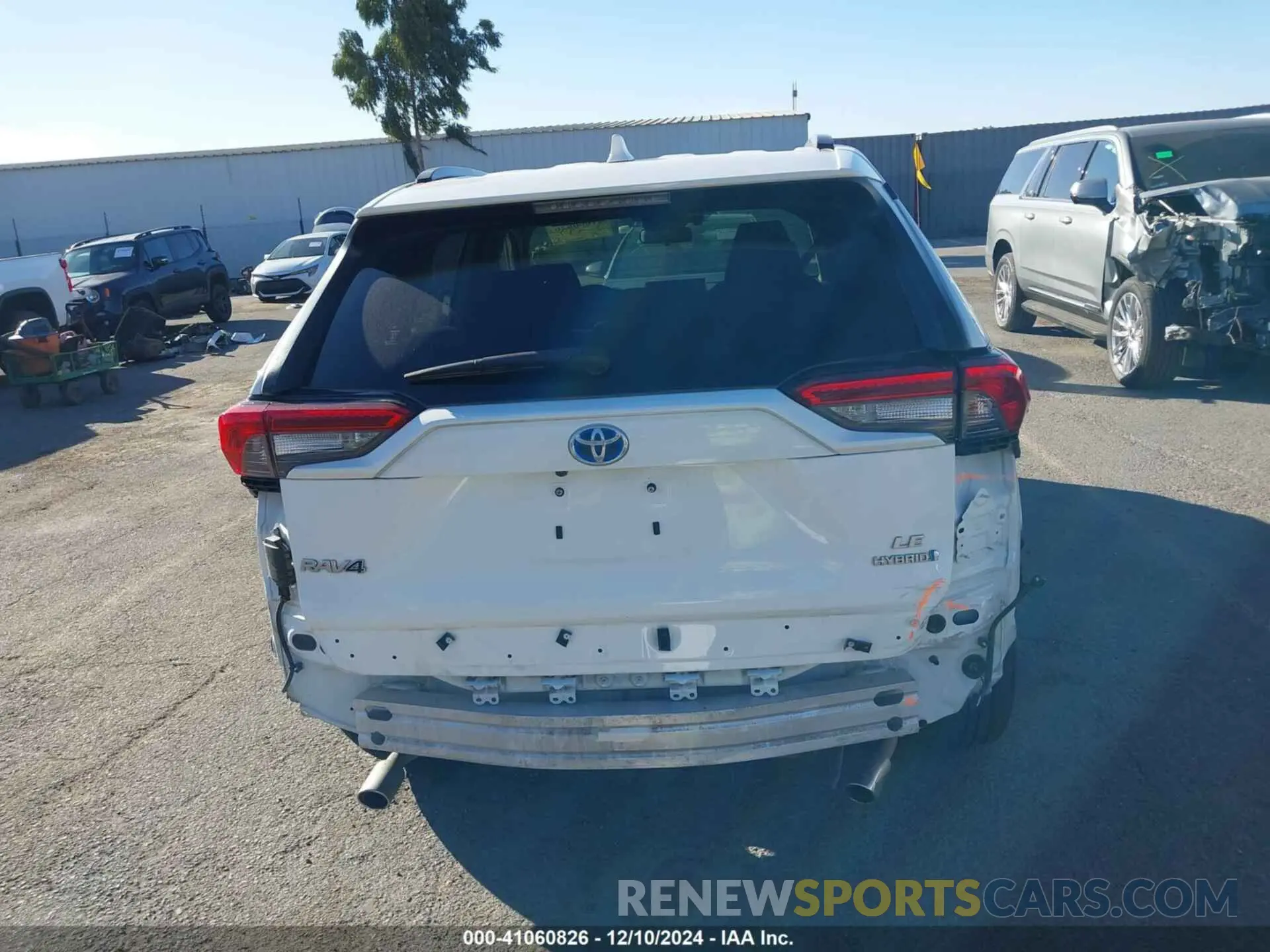 17 fotografías del automóvil dañado JTMM6RFV7LD002350 TOYOTA RAV4 HYBRID 2020