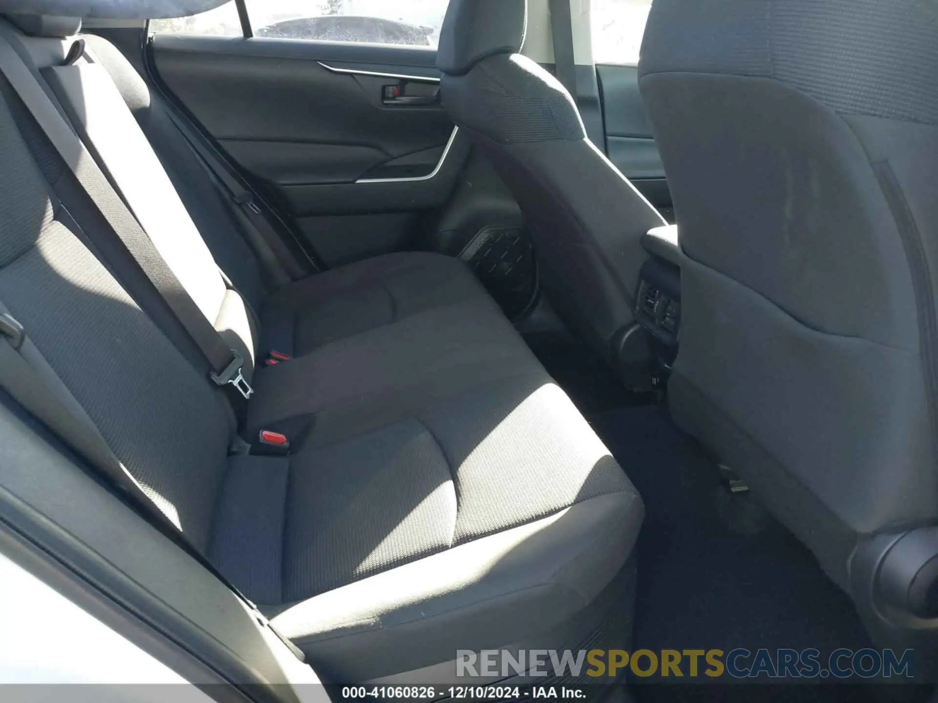 8 fotografías del automóvil dañado JTMM6RFV7LD002350 TOYOTA RAV4 HYBRID 2020