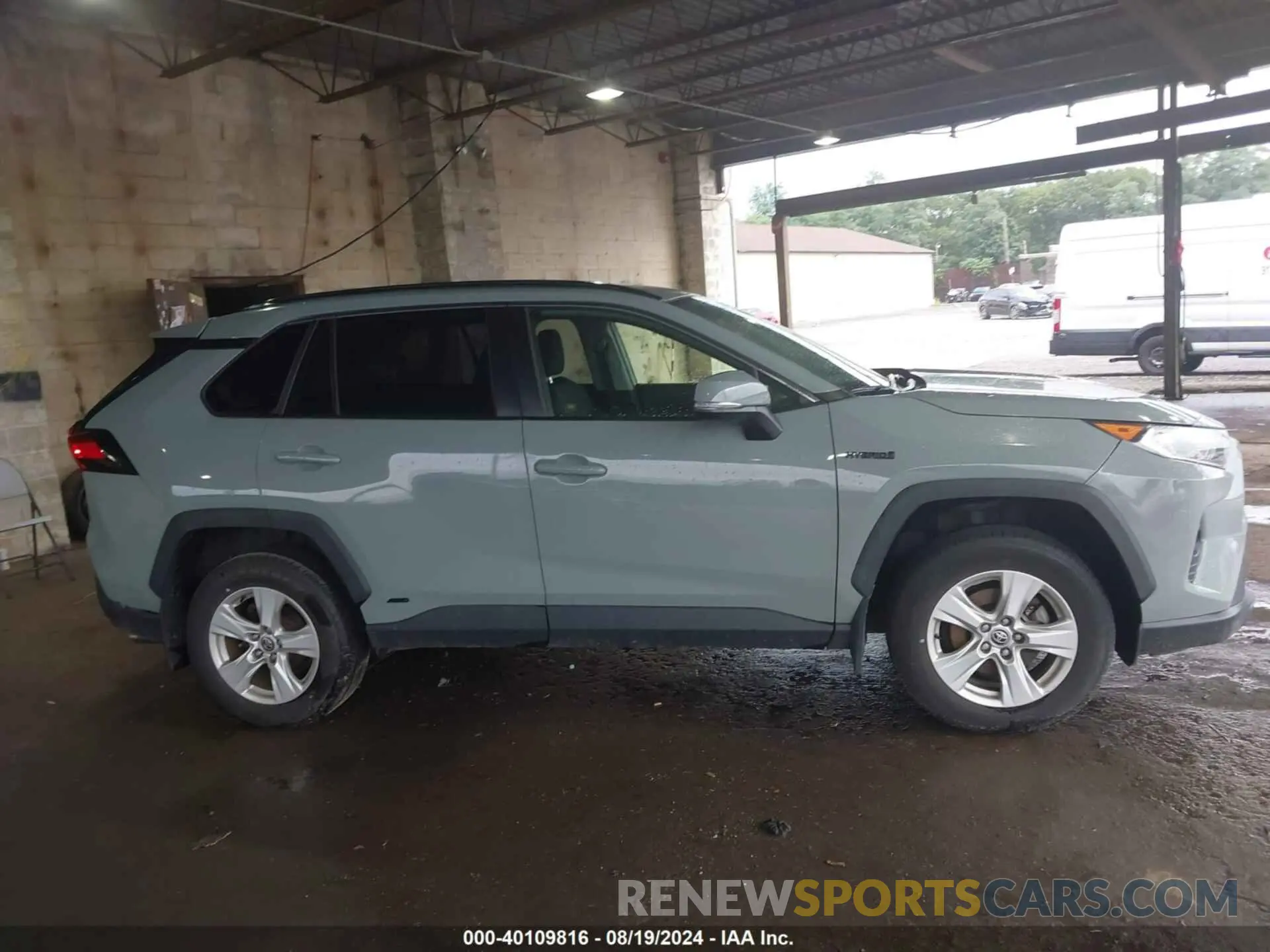 13 fotografías del automóvil dañado JTMR6RFV7LD005304 TOYOTA RAV4 HYBRID 2020